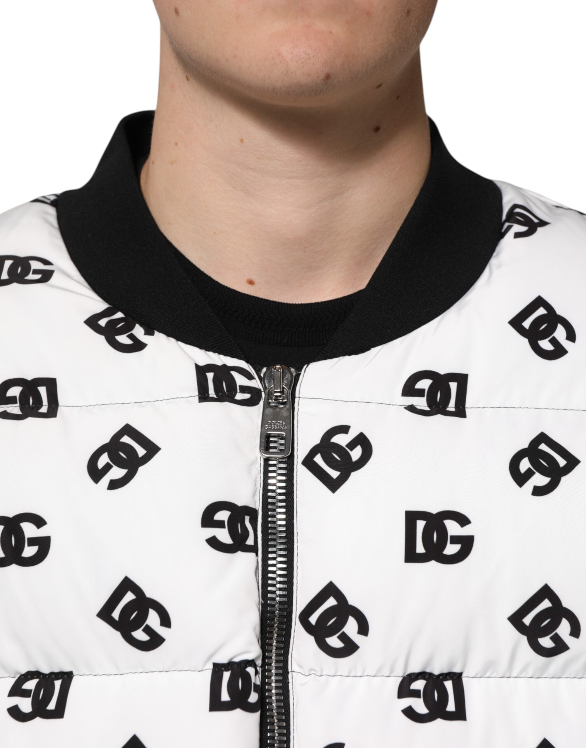 Dolce & Gabbana Weiße DG Monogram Steppjacke mit durchgehendem Reißverschluss