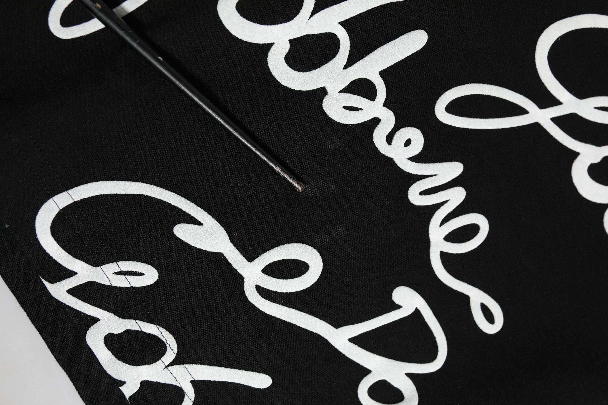 Dolce & Gabbana Schwarzes T-Shirt mit Rundhalsausschnitt und Logodruck aus Baumwolle