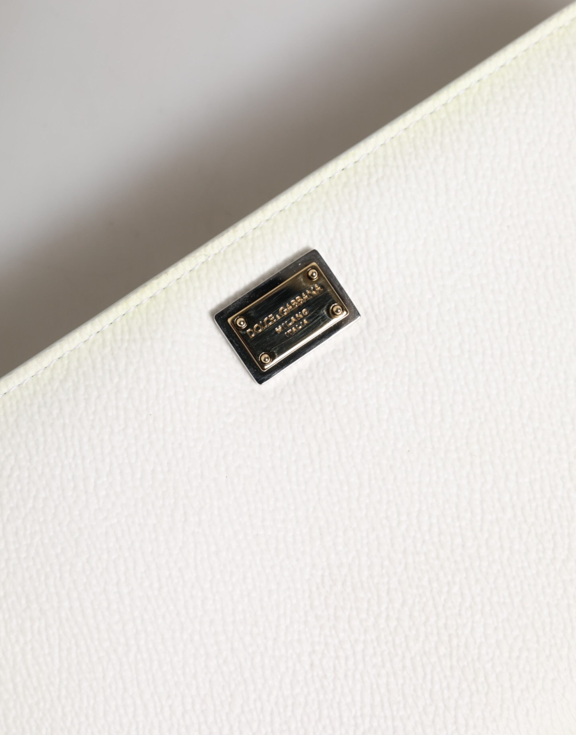 Dolce & Gabbana Weißes Leder Logo-Plakette Zip Around Continental Brieftasche