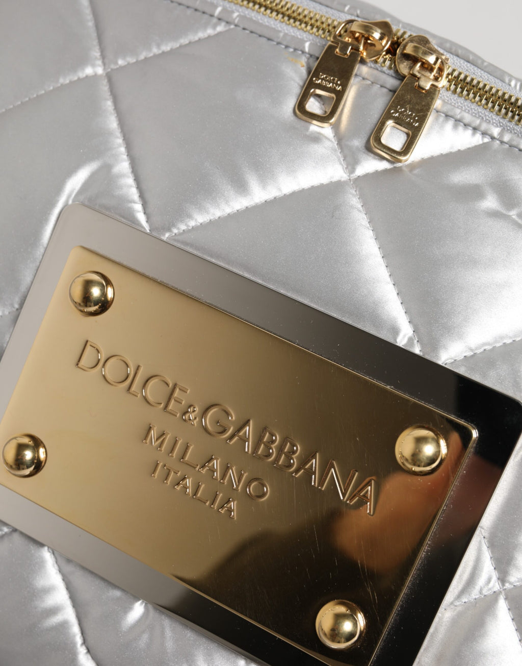 Dolce & Gabbana Silberne gesteppte gefüllte Crossbody-Umhängetasche SICILY Bag