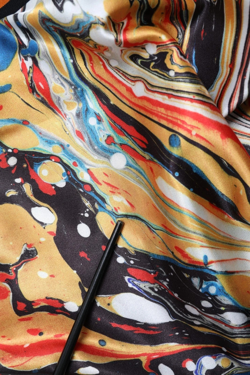 Dolce & Gabbana Multicolor Marmorierte Satin-Hose