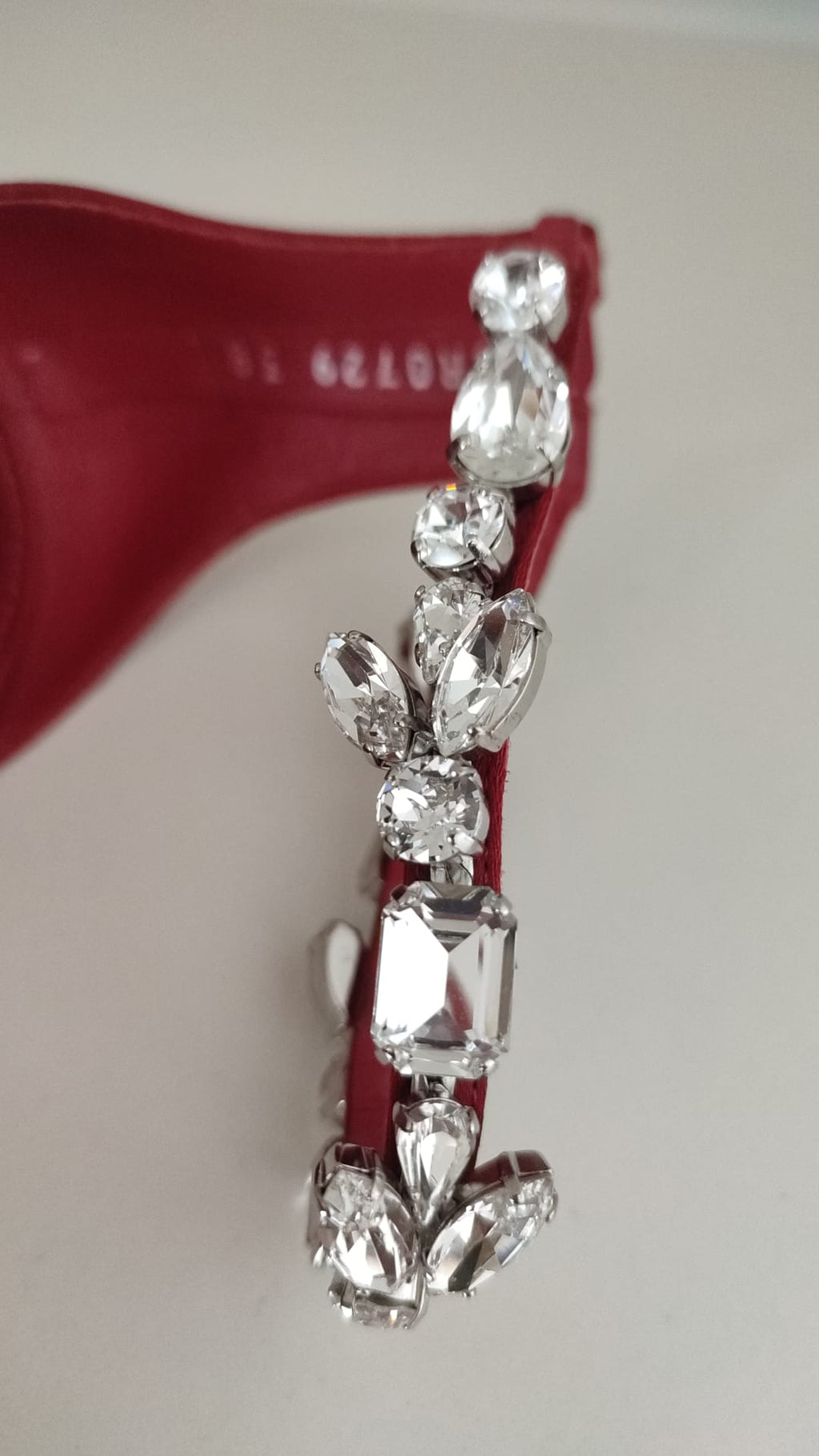 Dolce & Gabbana Rode Satijnen Kristallen Keira Sandalen Hakken Schoenen