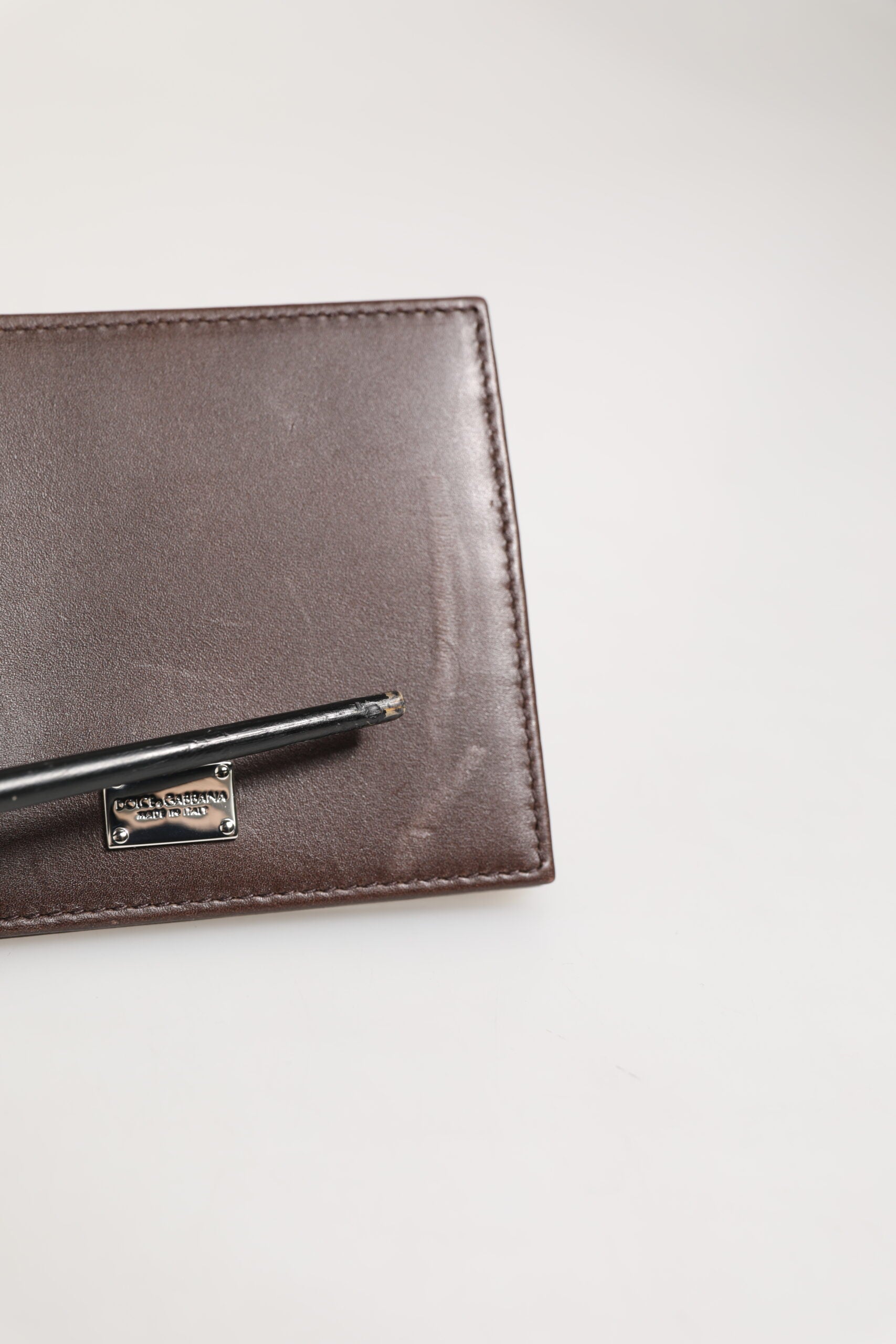 Dolce & Gabbana Braunes Leder DG Logo Gravur Bifold Card Holder Wallet