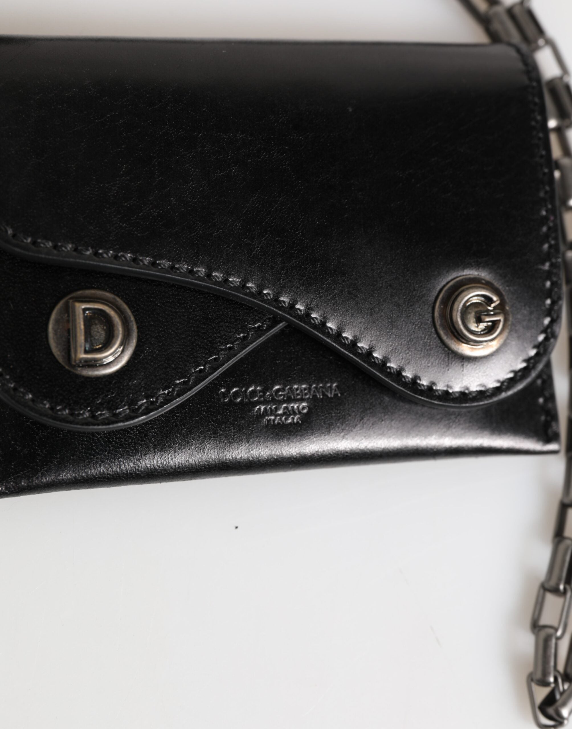 Dolce & Gabbana Schwarzes Cavallo Leder Portemonnaie Kette Snap Bifold Card Holder