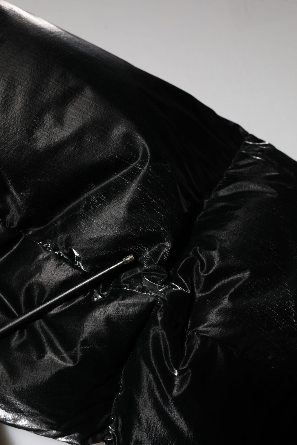 Dolce & Gabbana Schwarze Logo-Steppjacke mit Kapuze und Reißverschluss