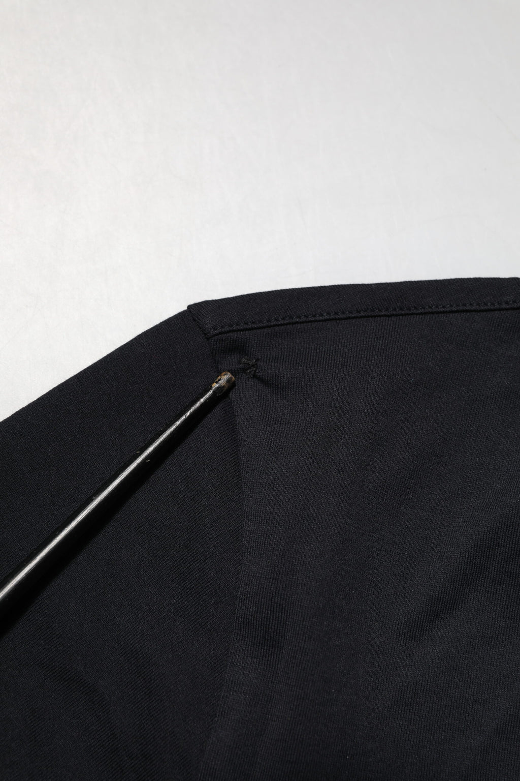 Dolce & Gabbana Schwarzes einfarbiges Baumwoll-T-Shirt mit V-Ausschnitt für Männer