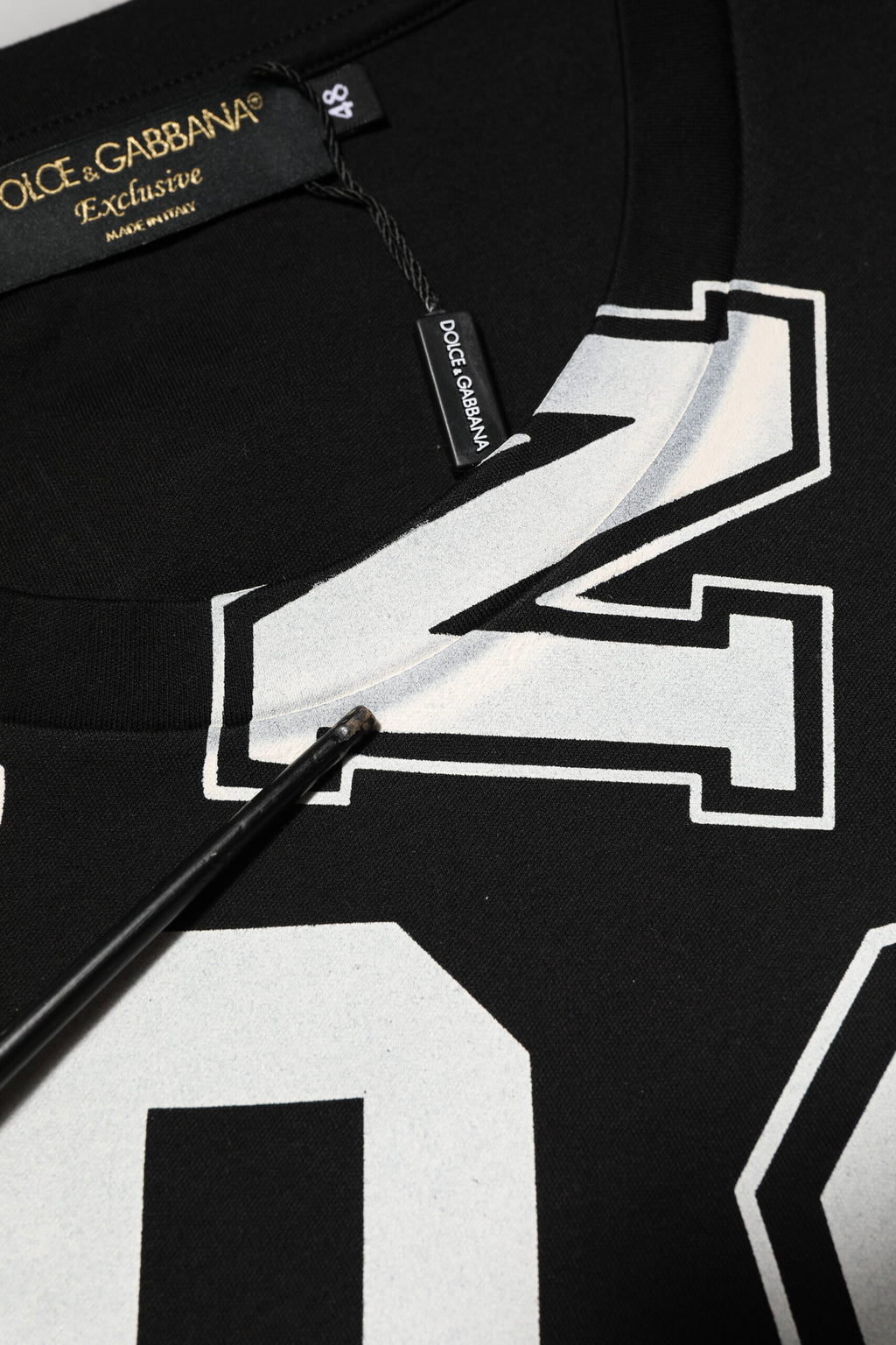 Dolce & Gabbana Schwarzes Baumwoll-T-Shirt mit Buchstabenaufdruck und kurzen Ärmeln