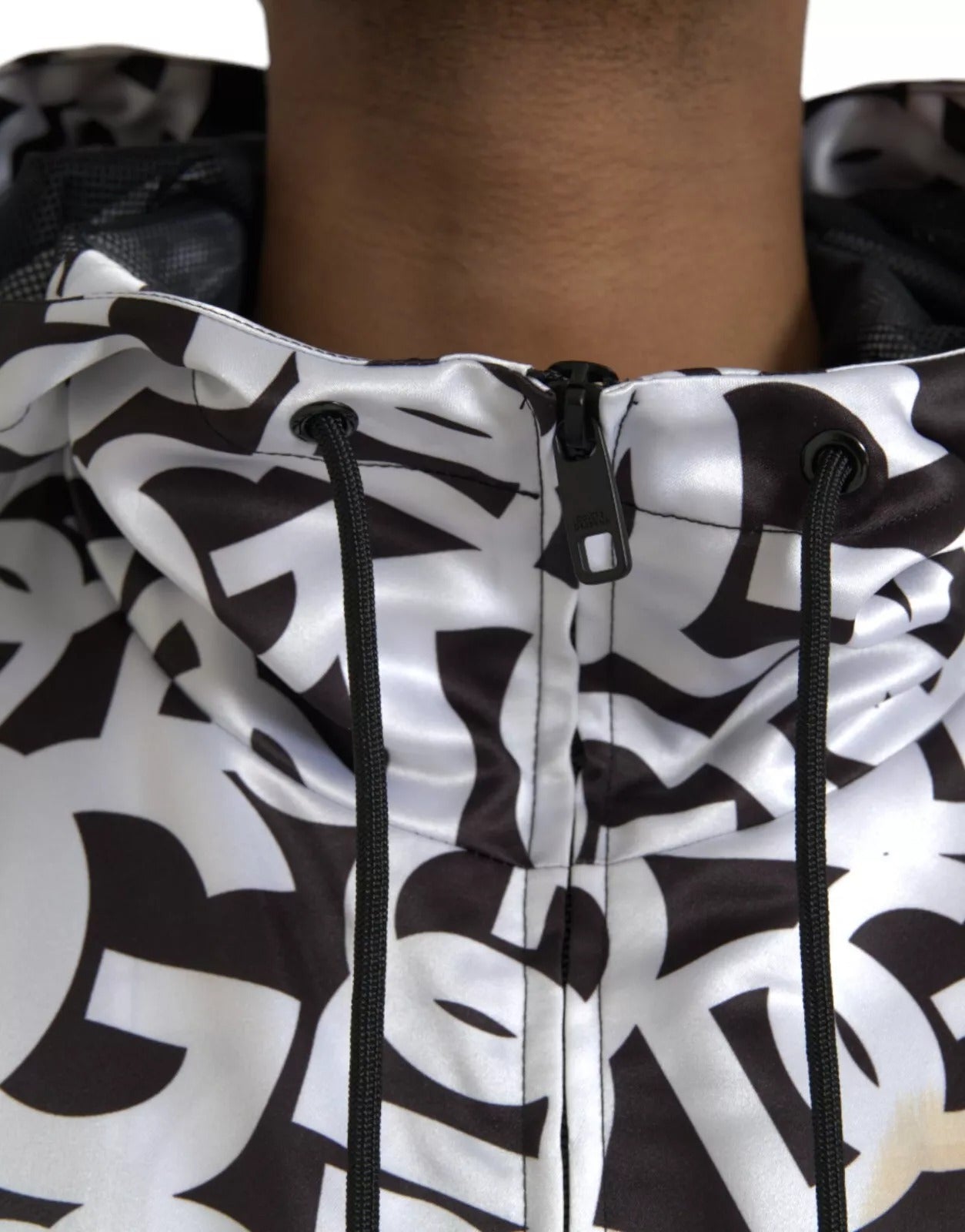 Dolce & Gabbana Weiße schwarze Logo-Bomberjacke mit Kapuze und Reißverschluss