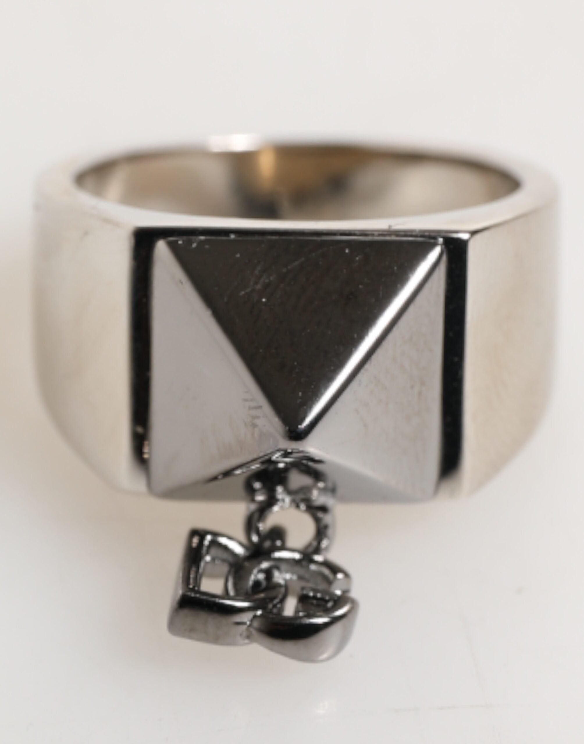Dolce & Gabbana Silberfarbener Pyramiden DG Logo Echtmessing Ring