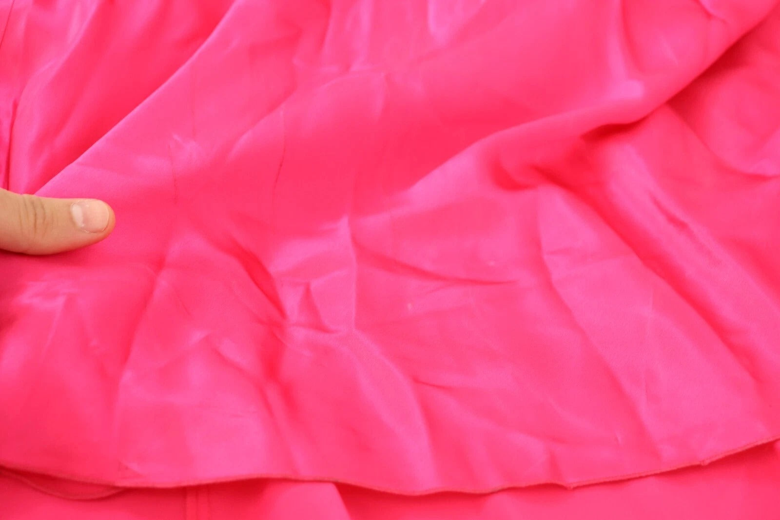 Dolce & Gabbana Rosa Etuikleid aus Seide mit offener Schulter