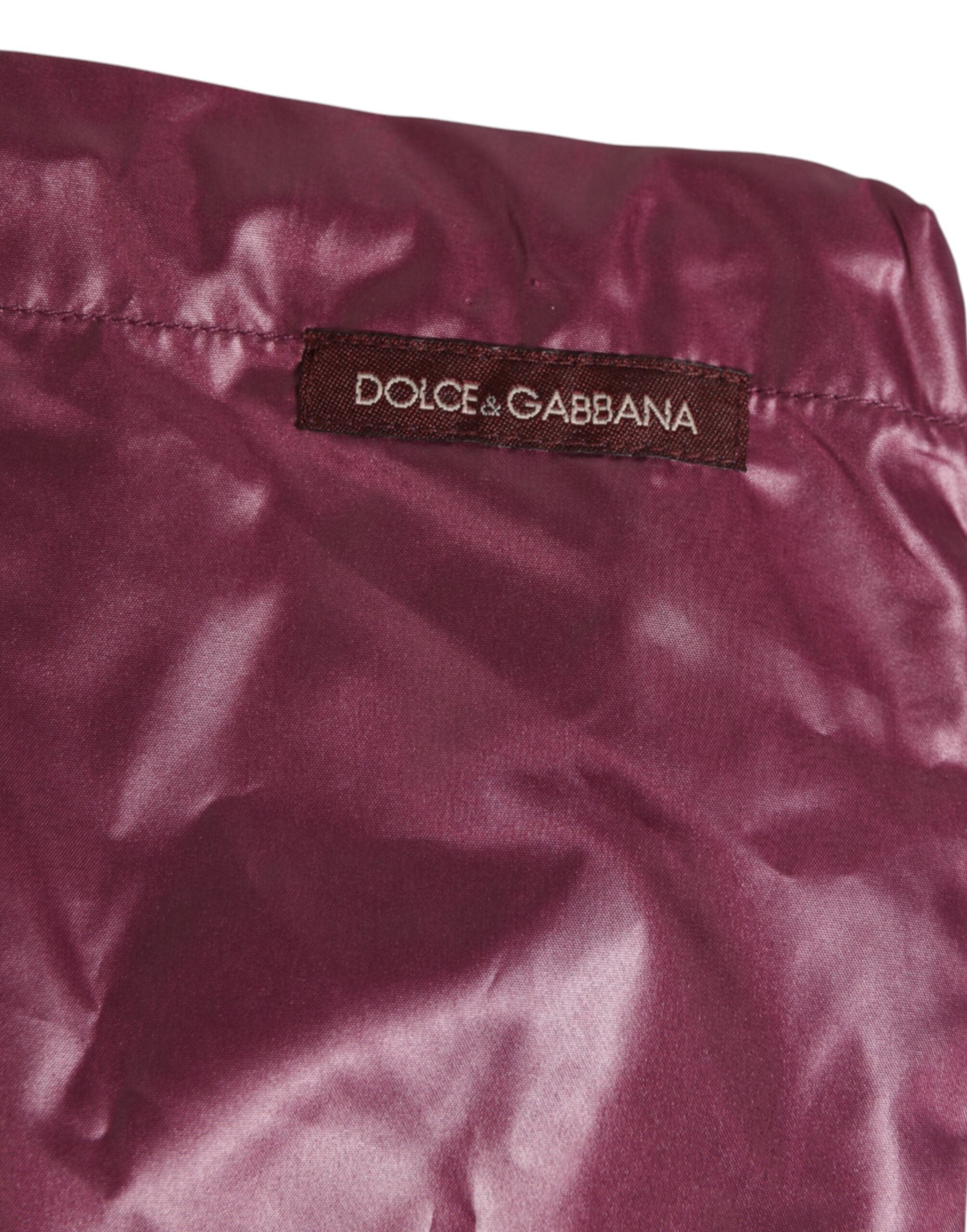 Dolce & Gabbana Burgunderrote Polyester-Badebekleidung mit geprägtem Wappen