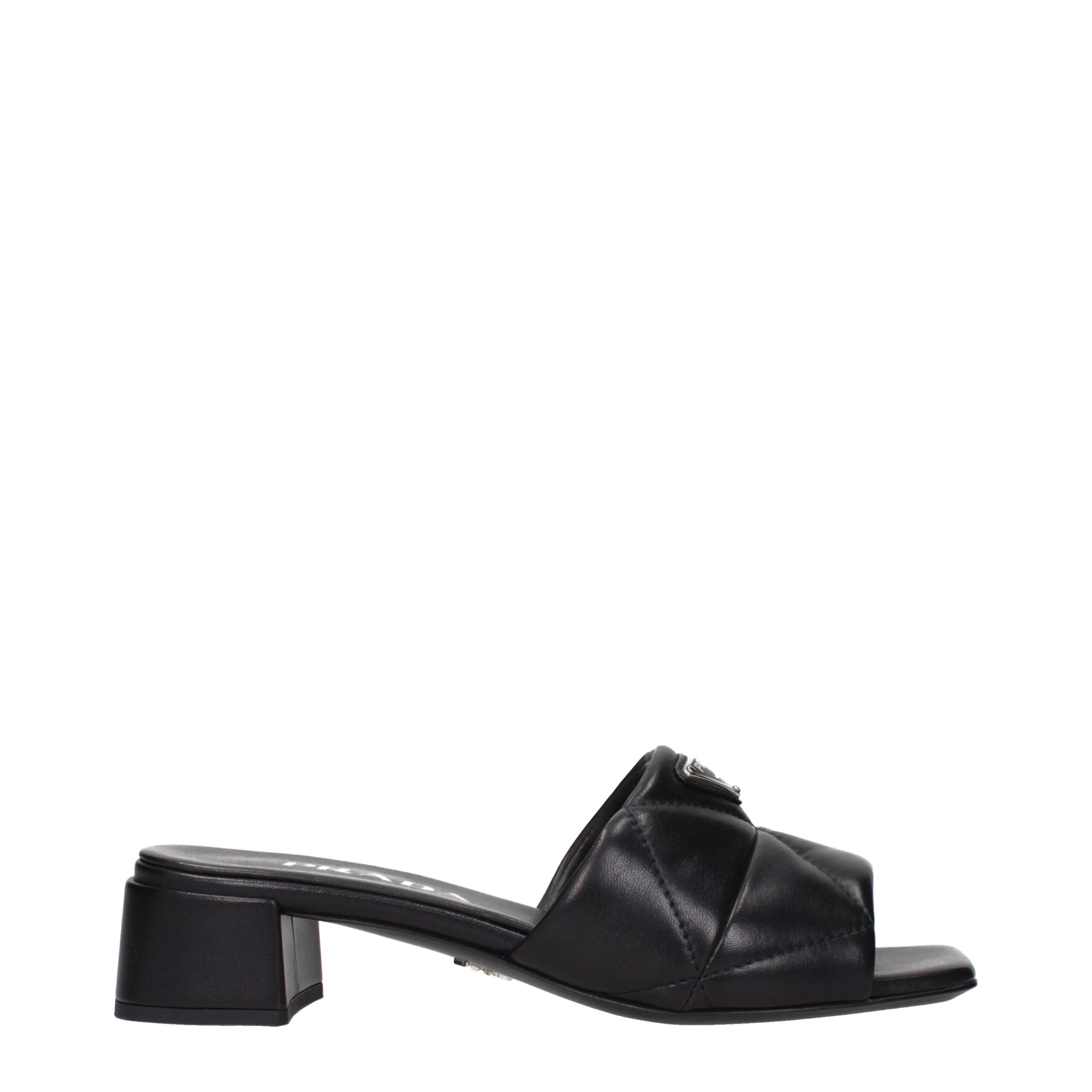 Prada Flache Sandalen aus schwarzem Leder