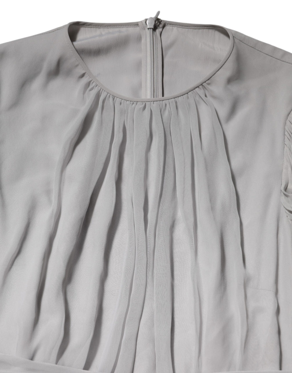 Dolce & Gabbana Graues plissiertes Maxikleid mit langen Ärmeln aus Seidenmischung