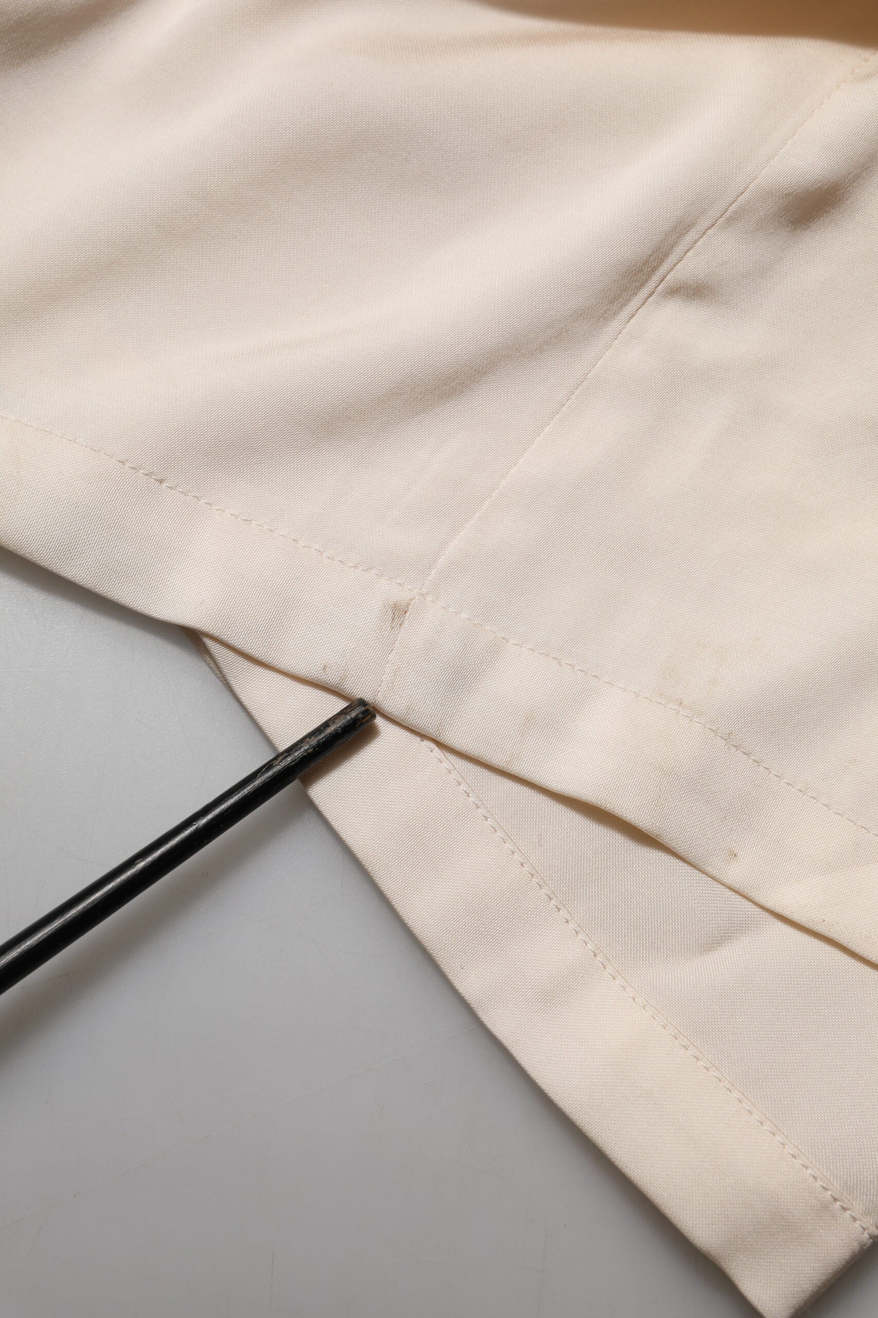 Peserico Beige Viskose Plissee ärmelloses langes Maxikleid