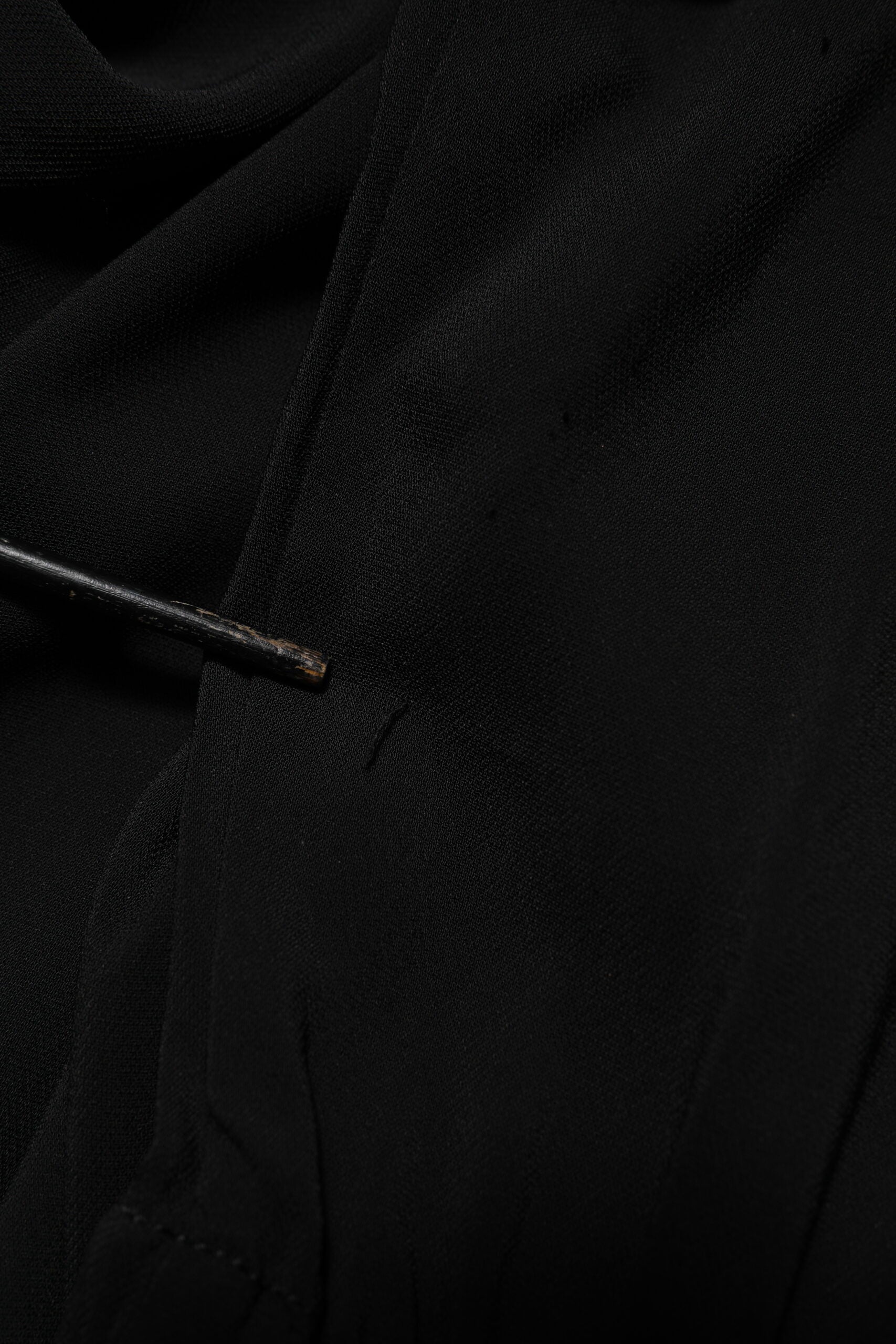 Emporio Armani Schwarzes Hemd aus Viskosemischung mit Gürtel