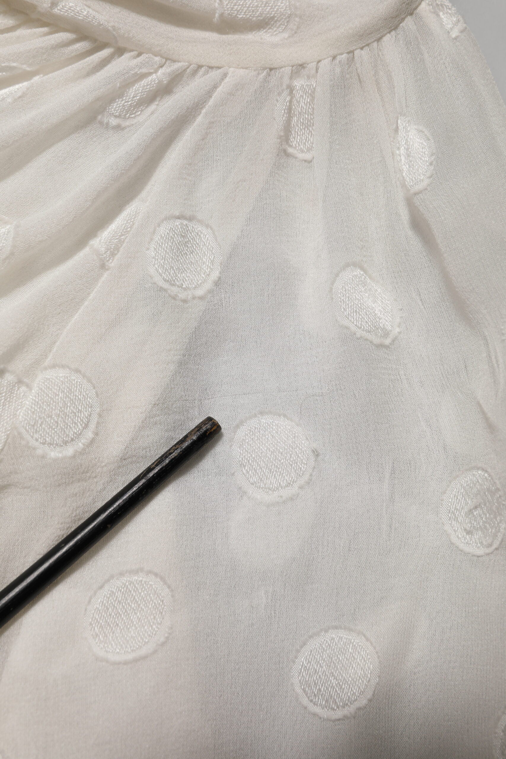 Dolce & Gabbana Weißes Polka-Hemd mit Seidenfliege Hemdbluse Top