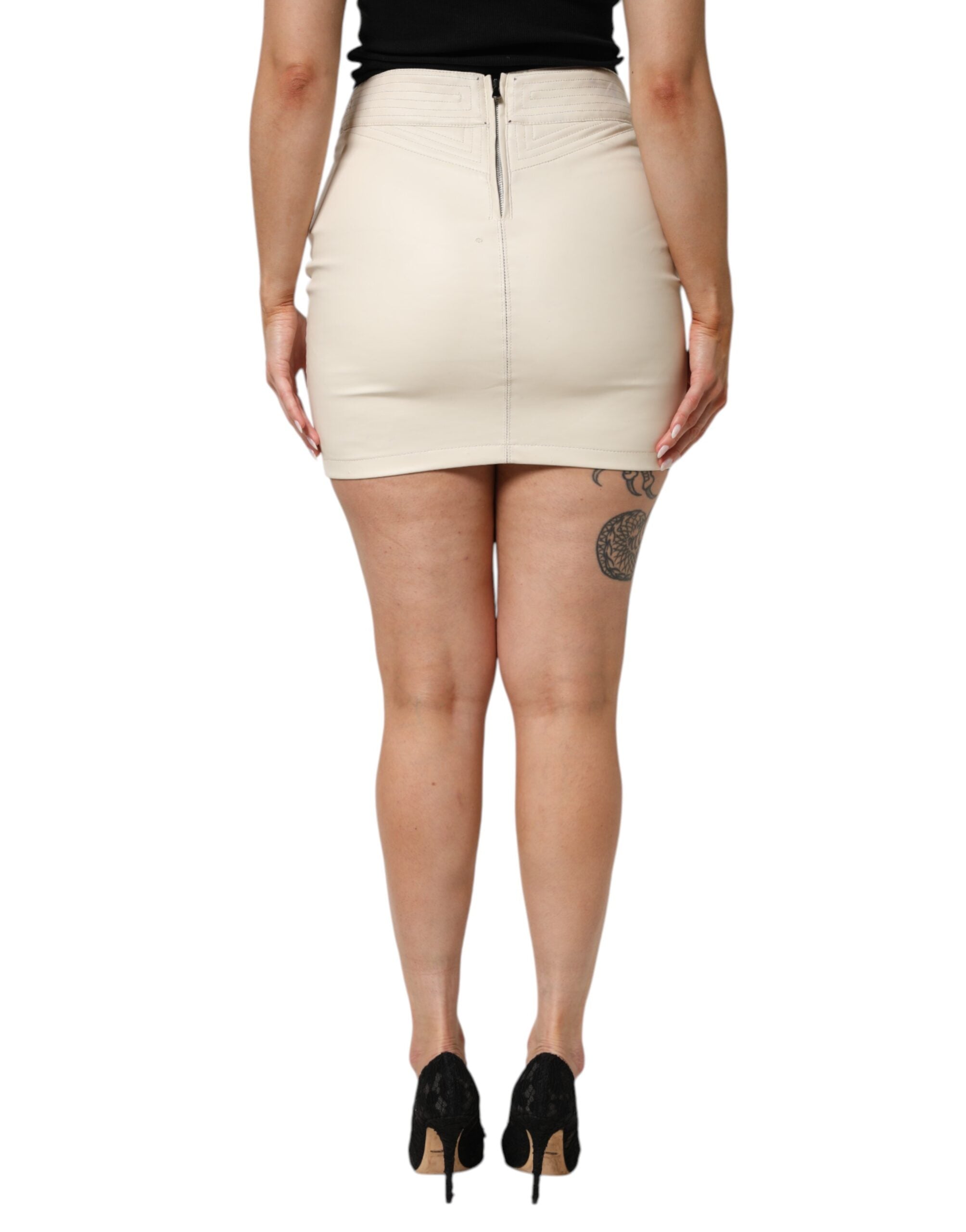 Guess Beige Kunstleder gesteppter Minirock mit hoher Taille für Frauen