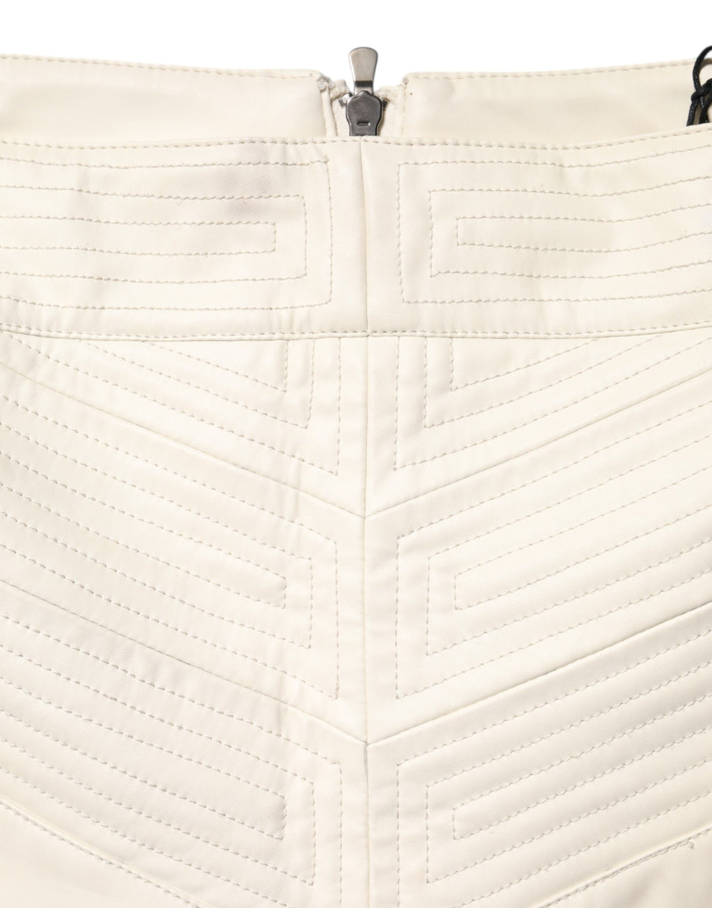 Guess Beige Kunstleder gesteppter Minirock mit hoher Taille für Frauen