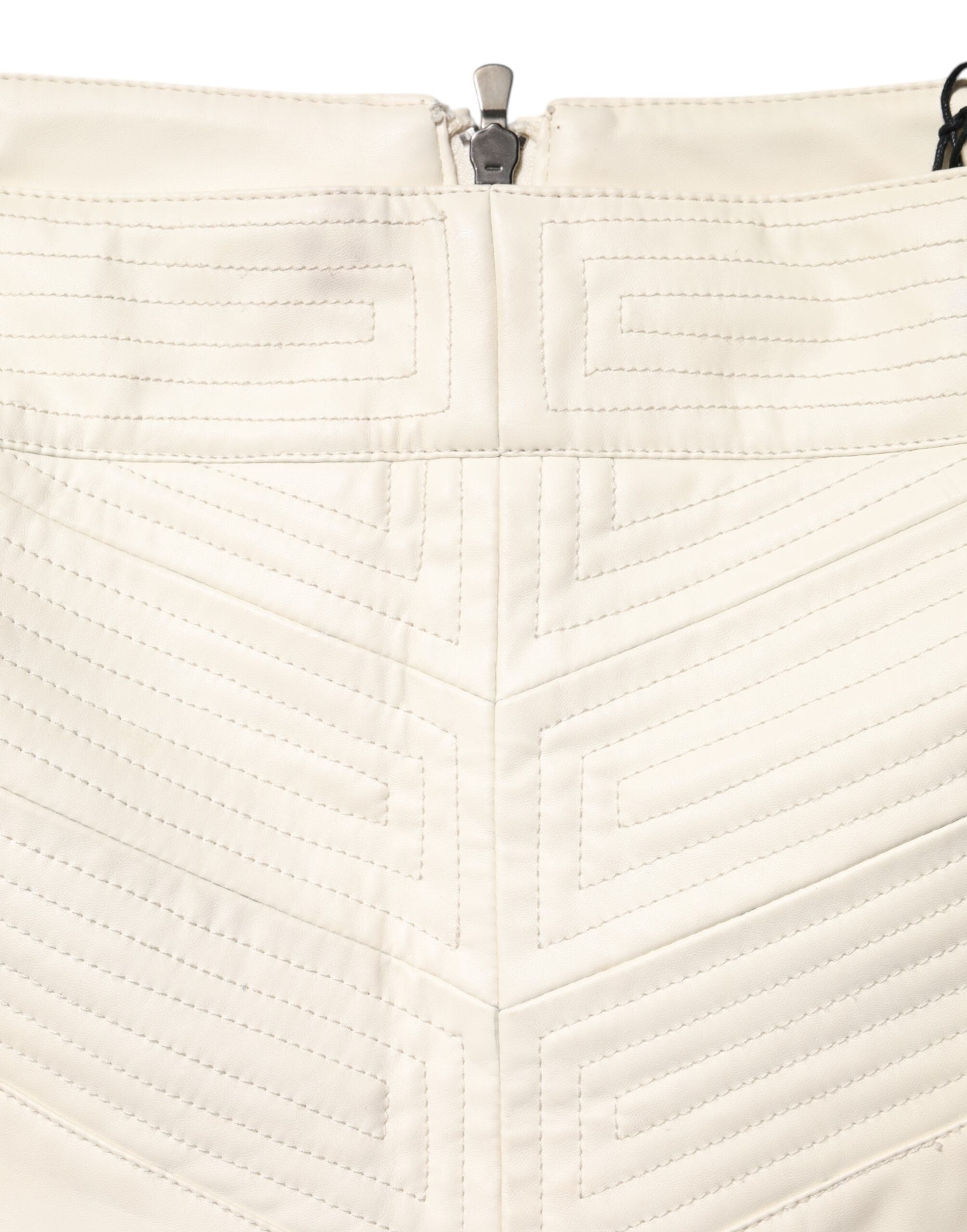 Guess Beige Kunstleder gesteppter Minirock mit hoher Taille für Frauen