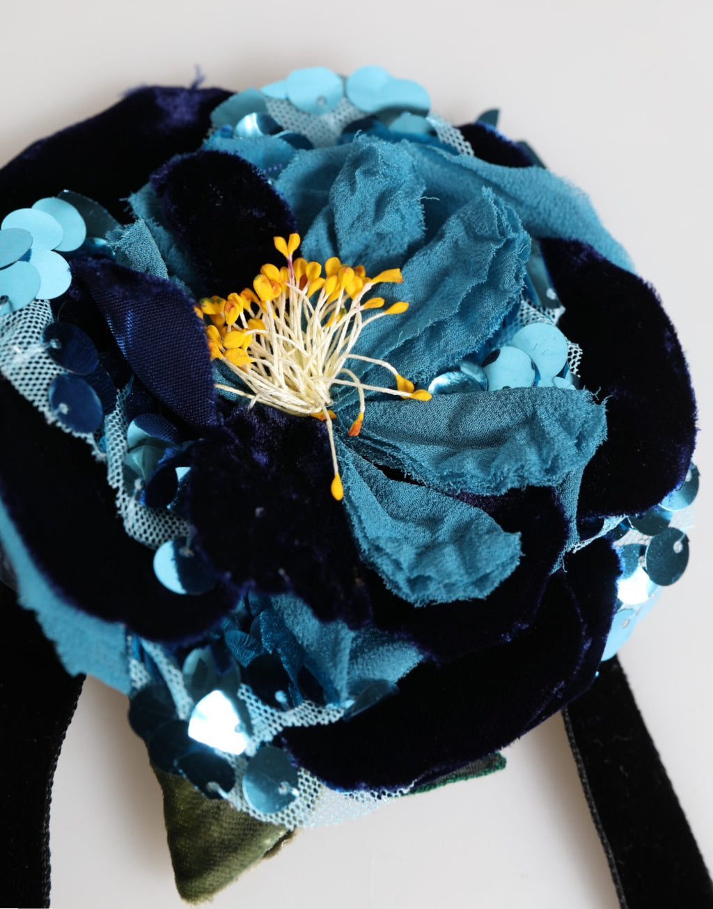 Dolce & Gabbana Blaue Blumenapplikation Samt Choker Kristallperlen Halskette