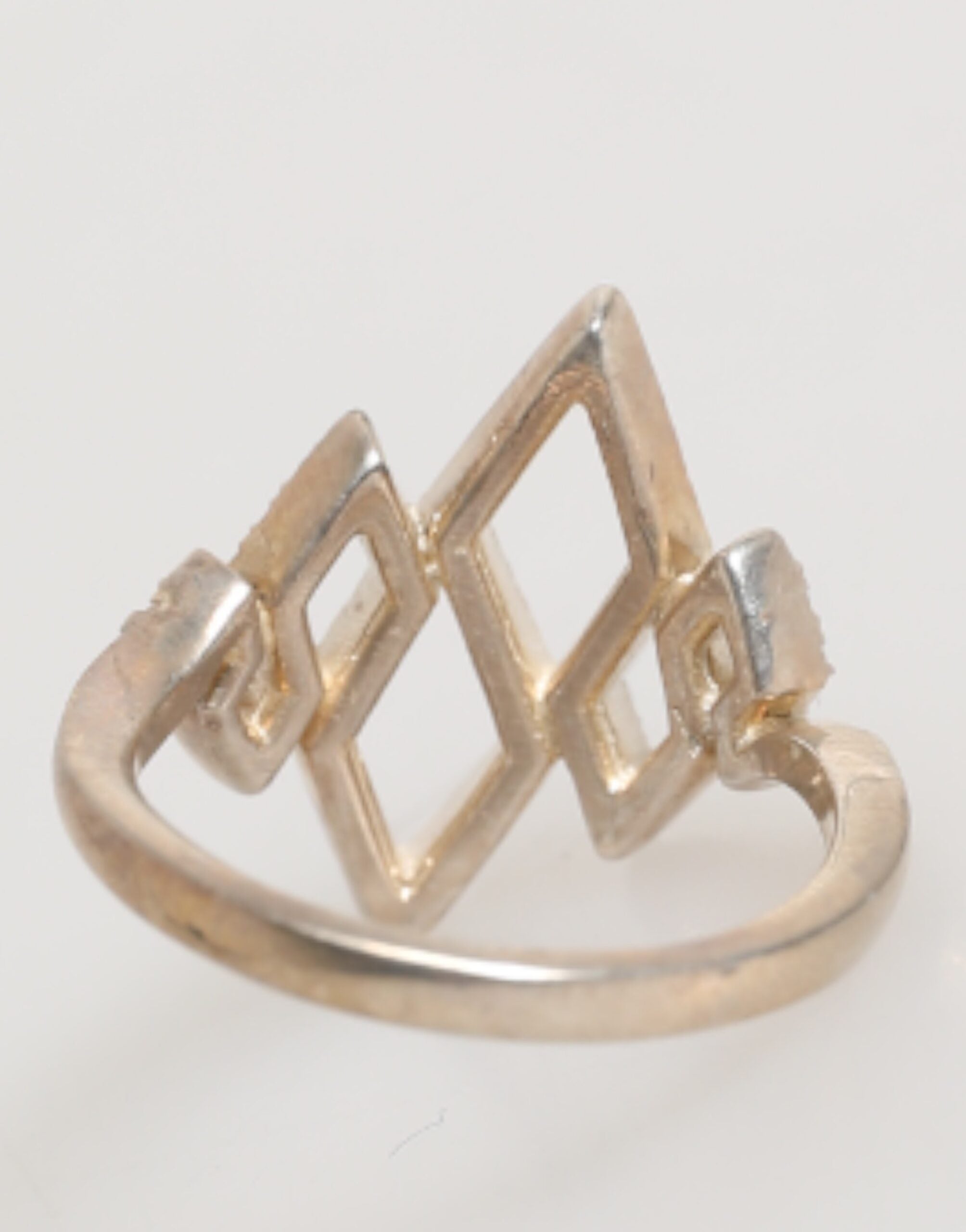 Nialaya Geometrischer Diamant Form Pave CZ Kristallschmuck Ring