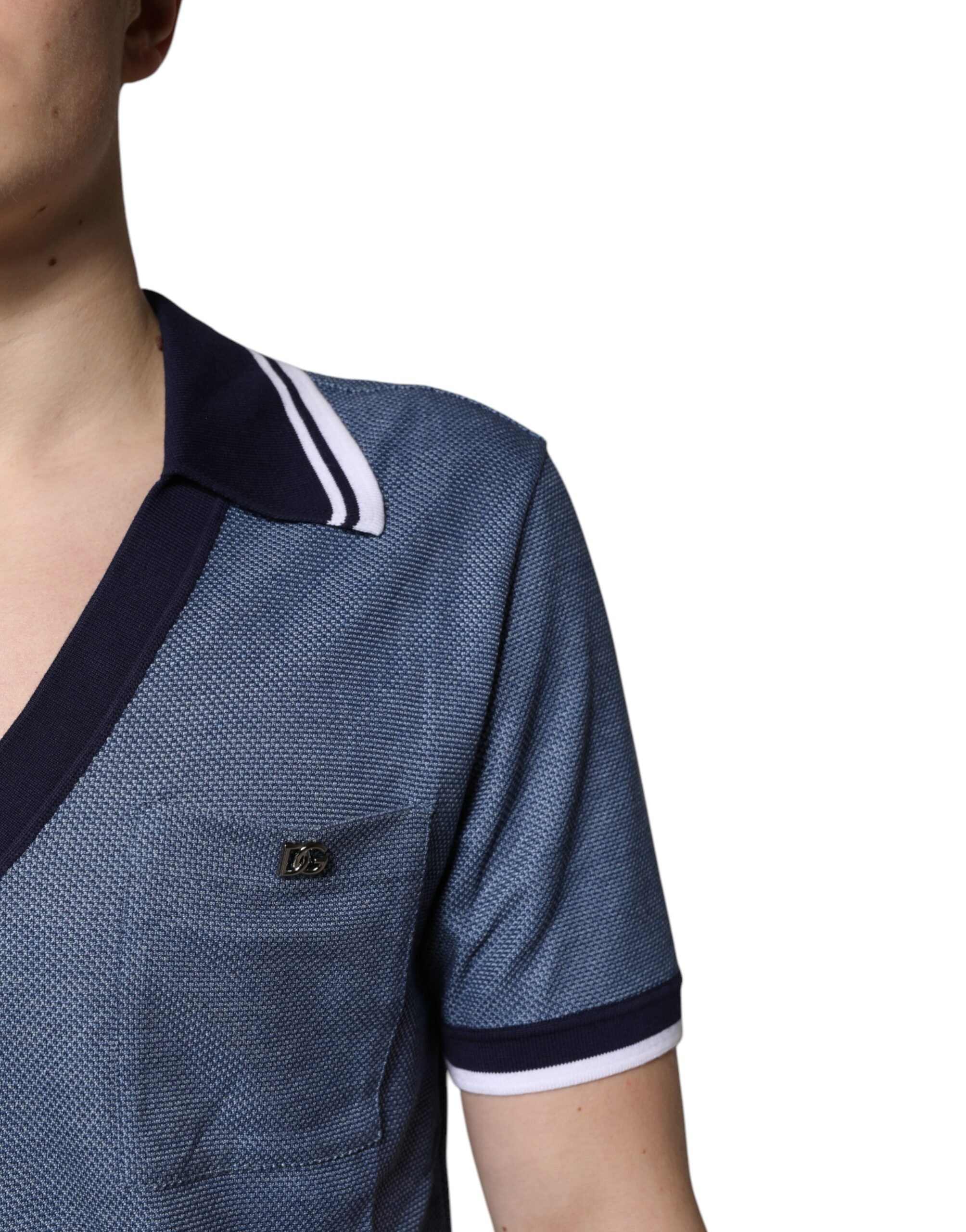 Dolce & Gabbana Blaues Polo-T-Shirt mit V-Ausschnitt aus Seidenmischung