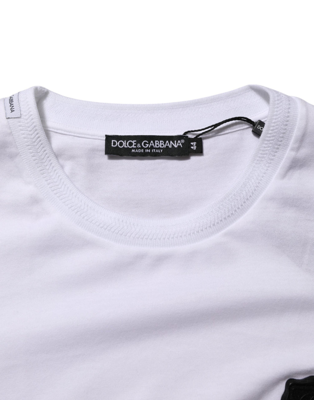 Dolce & Gabbana Weißes T-Shirt mit Rundhalsausschnitt und Logo-Patch aus Baumwolle