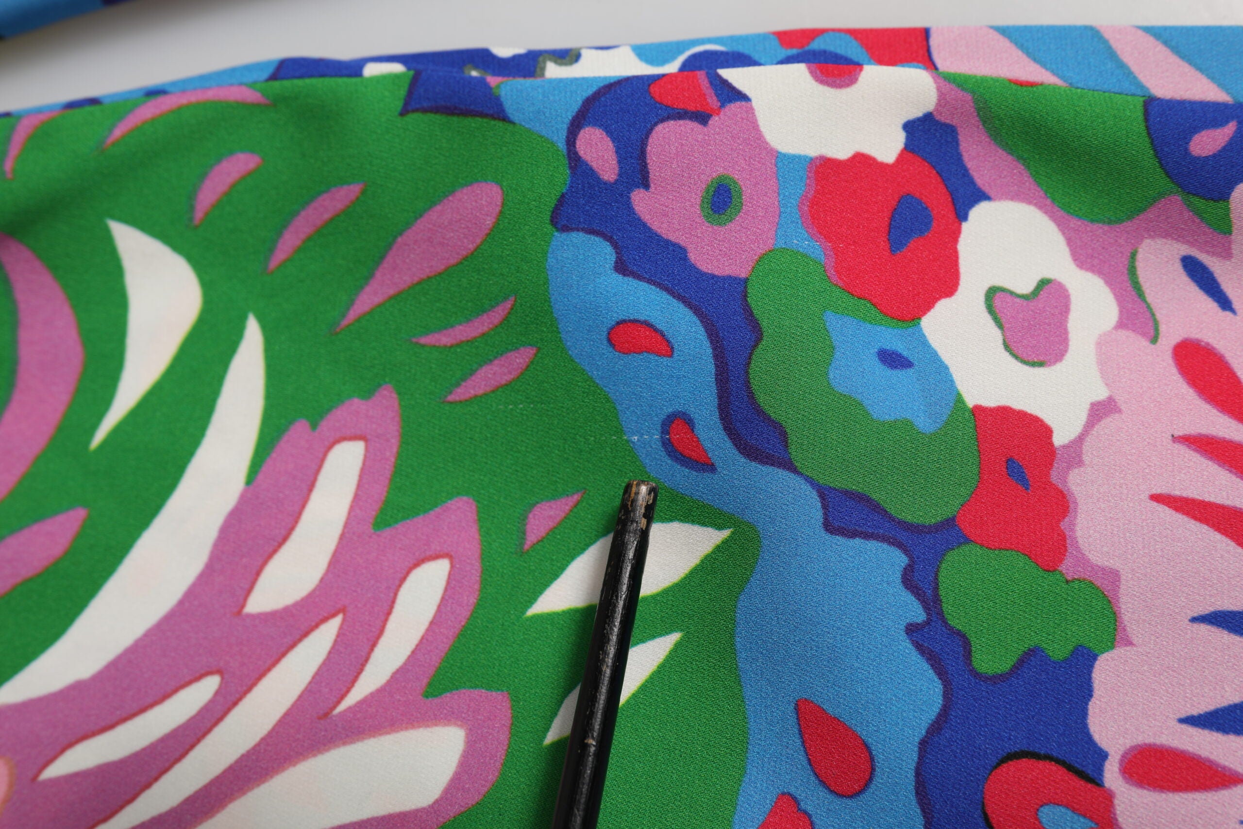 Dolce & Gabbana Mehrfarbig bedruckte Tunika-Bluse mit Blumenmuster