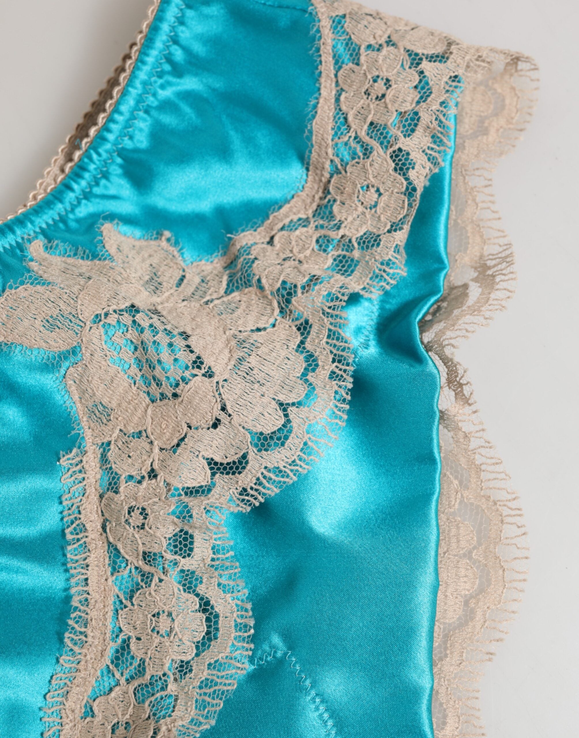 Dolce & Gabbana Blauer Seidensatin mit floralen Spitzenbesätzen Neuer Slip Unterwäsche