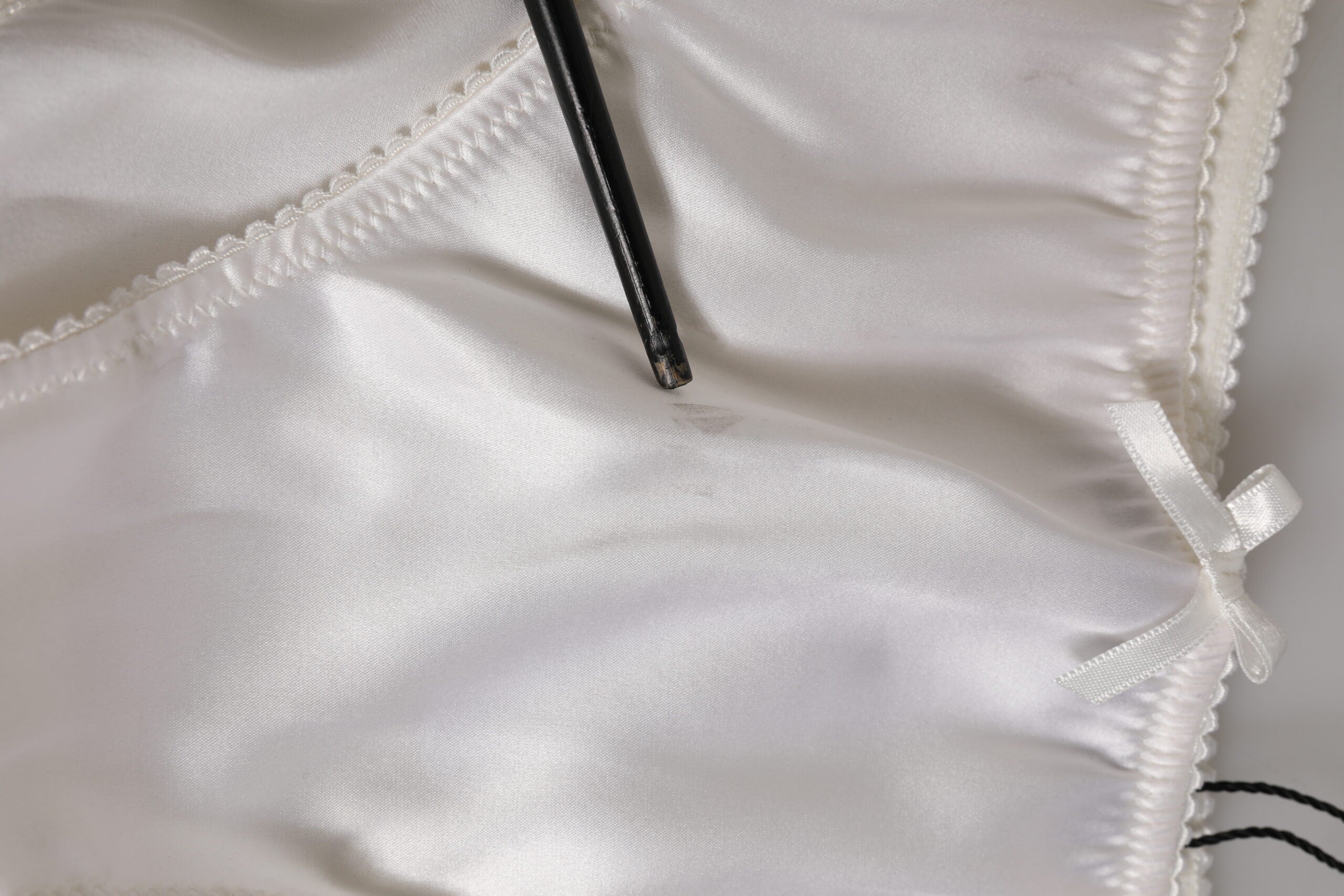 Dolce & Gabbana Weißer Seidensatin Floral Spitze Panty Slip Unterwäsche