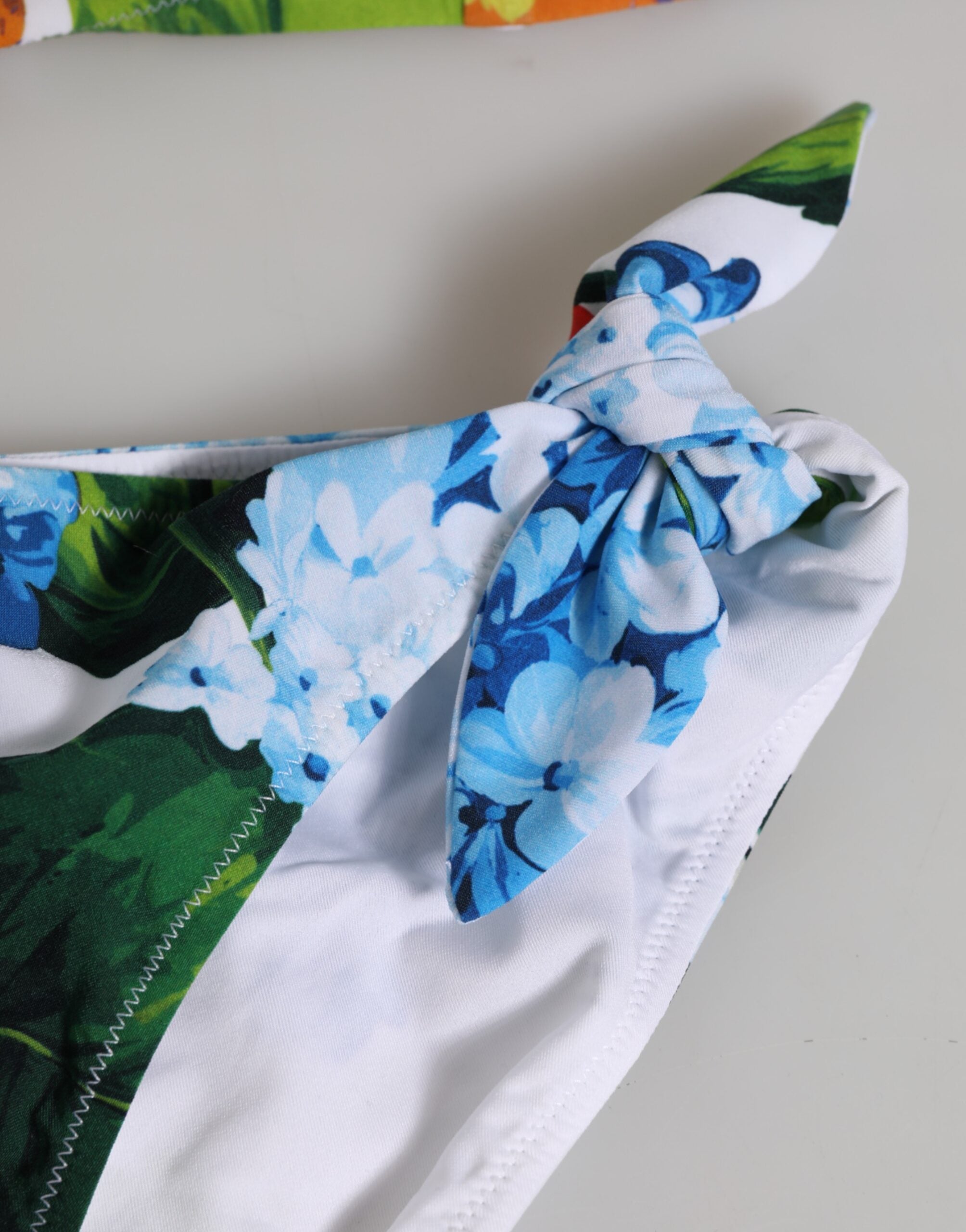 Dolce & Gabbana Weißer geblümter Badeanzug 2 Stück Oberteil Unterteil Bademode