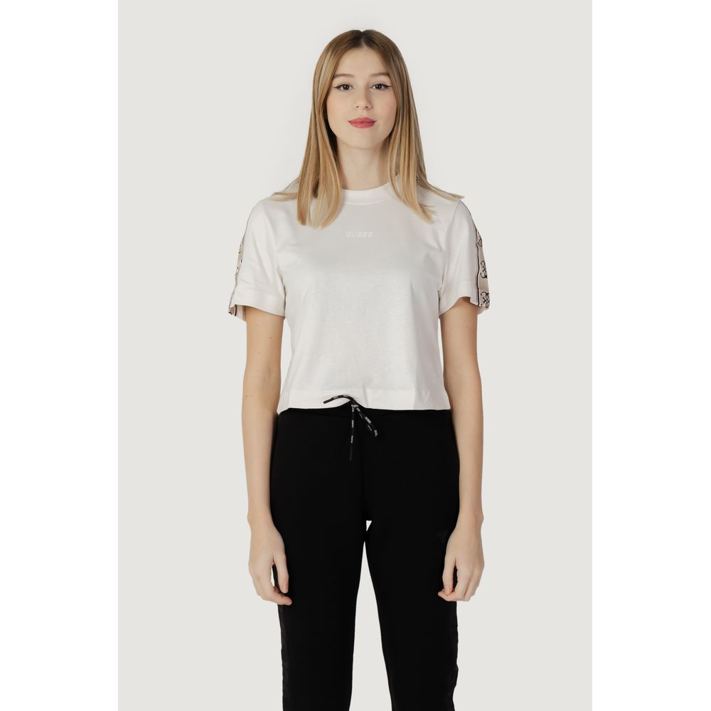 Guess Active T-Shirt aus cremefarbener Baumwolle