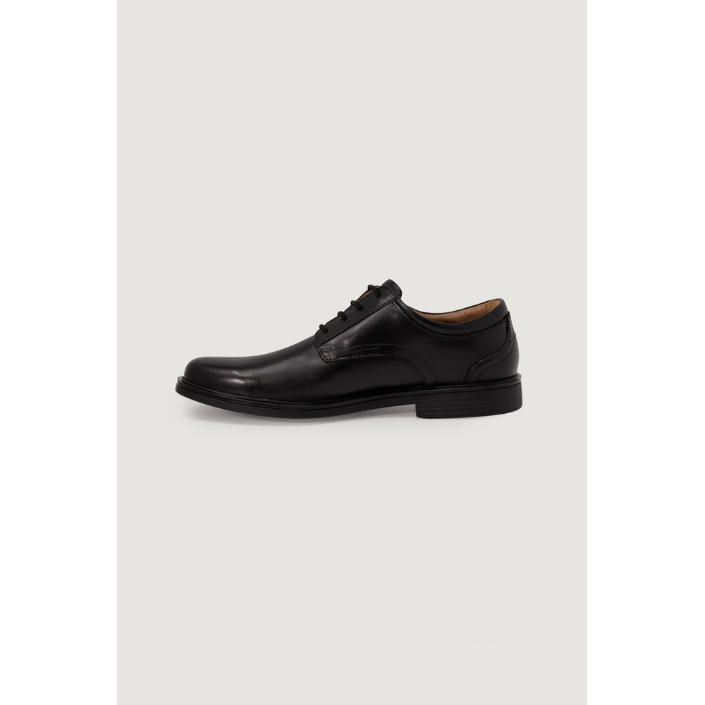 Clarks Schwarze Leder Oxfords und Derby