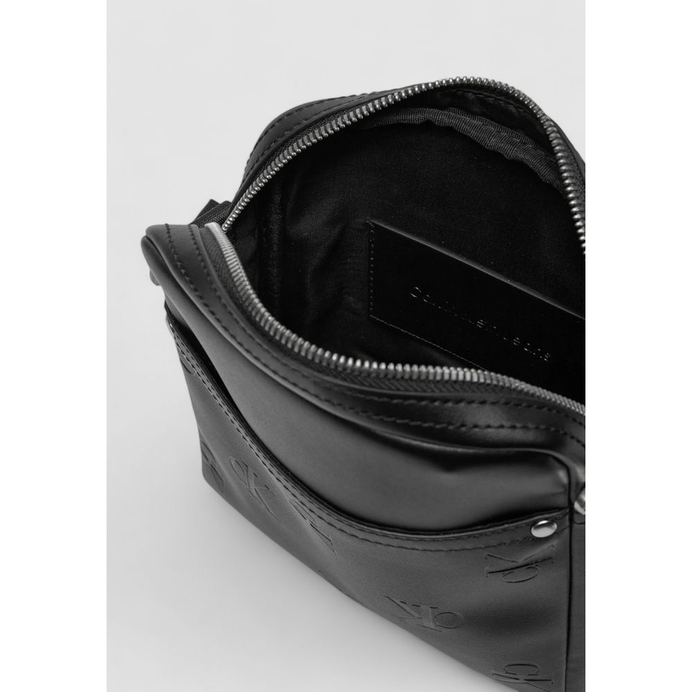 Calvin Klein Jeans Schwarze Polyethylen-Messenger-Tasche