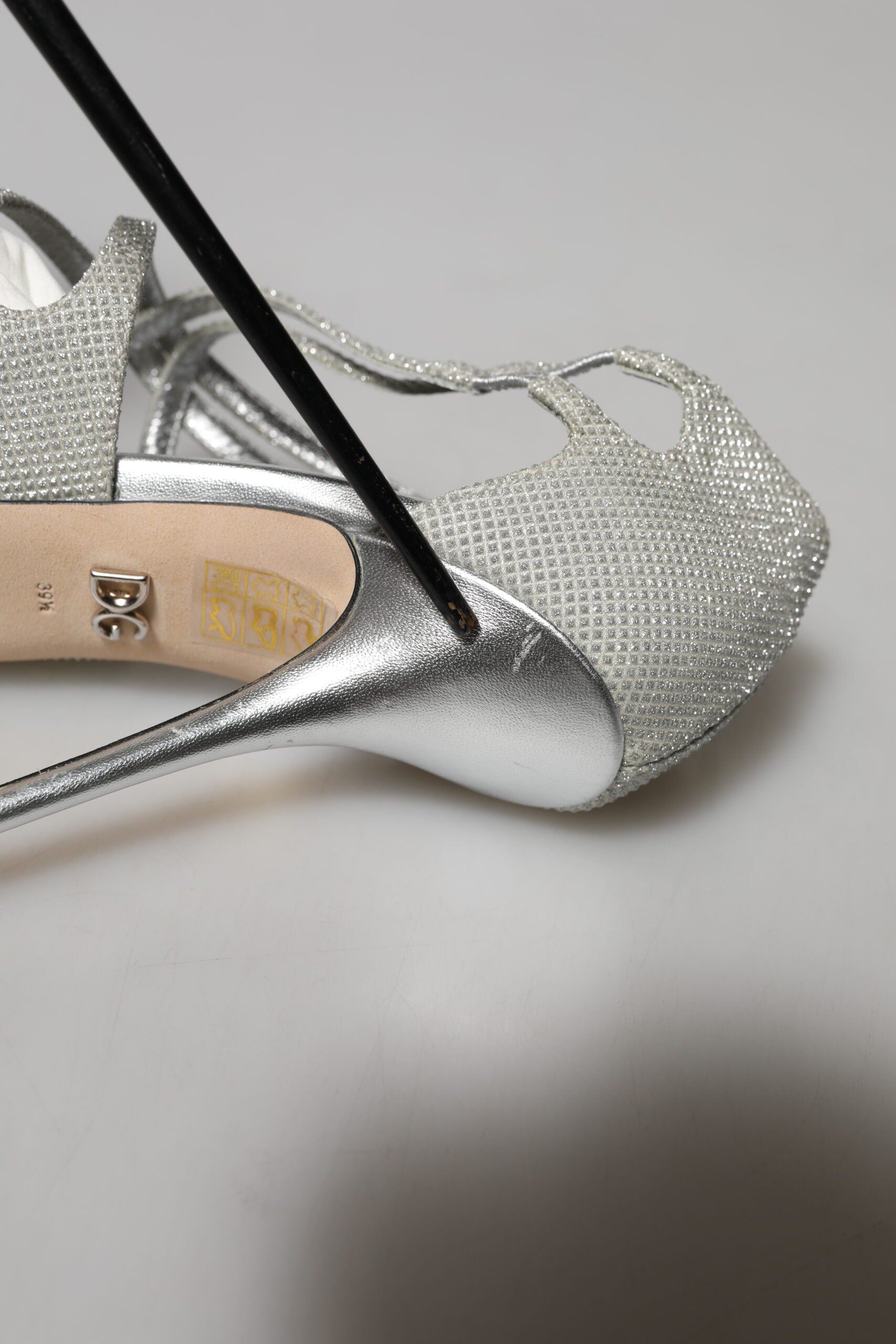 Dolce & Gabbana Silber schimmert Sandalen Absatz Pumps Schuhe