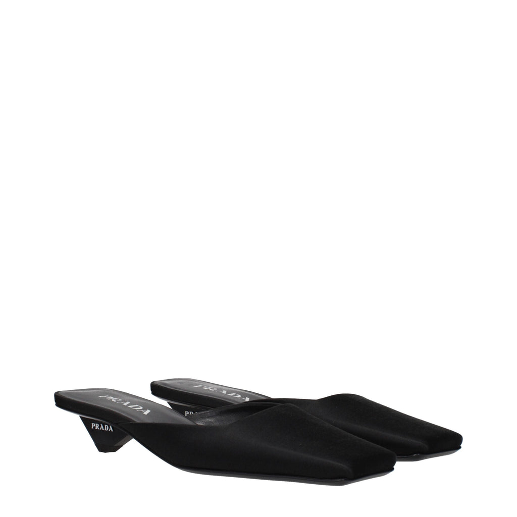 Prada Flache Sandalen aus schwarzem Satin