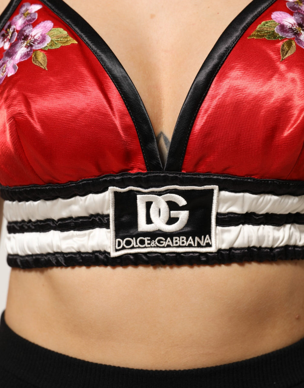 Dolce & Gabbana Rotes Satin Bralette Crop Top mit Blumenstickerei