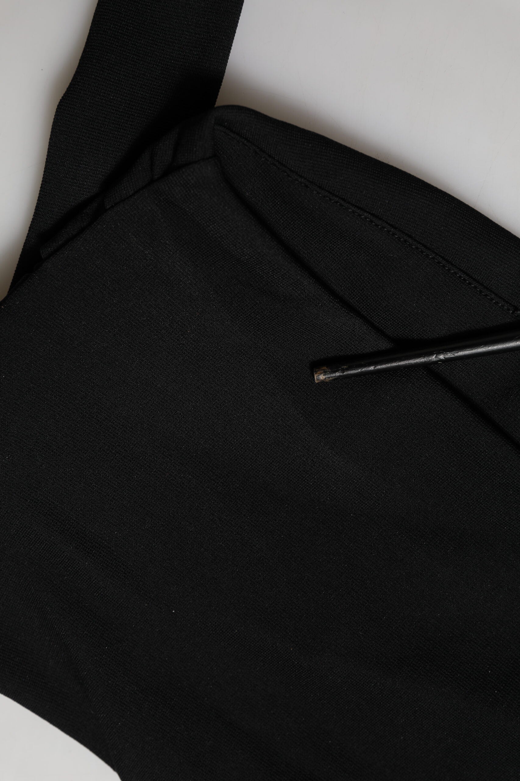 Dolce & Gabbana Schwarzes Viskose-Träger-Top mit schulterfreiem Ausschnitt