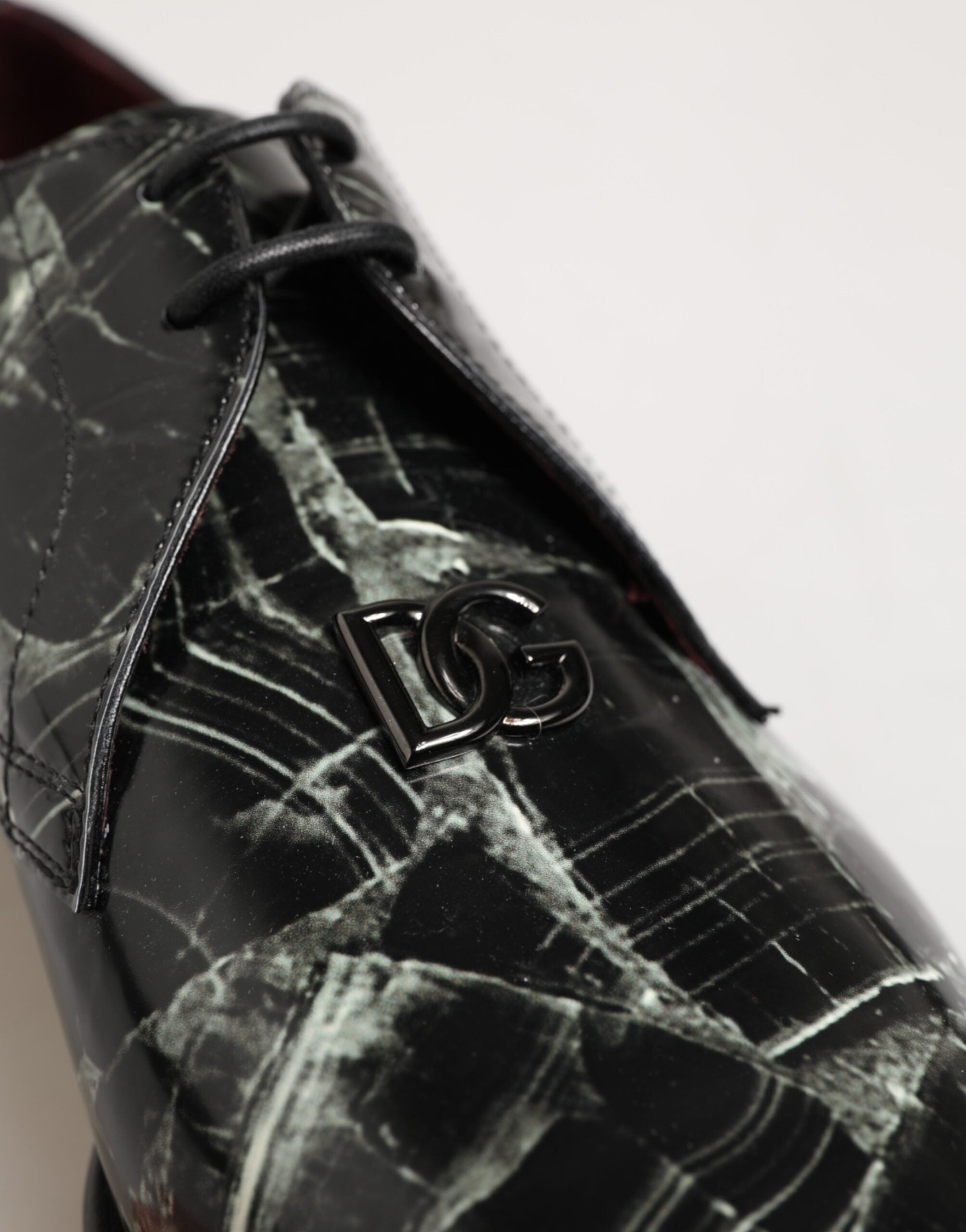 Dolce & Gabbana Marmorierte Muster Kleid Lace Up Derby Schuhe