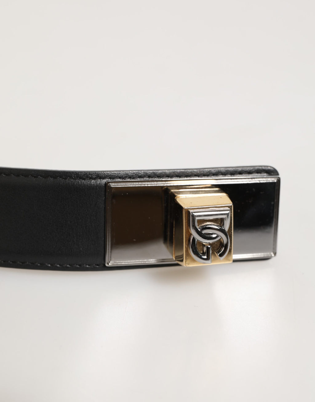 Dolce & Gabbana Schwarzer Leder-Gürtel mit klassischer Metall-Logo-Schnalle