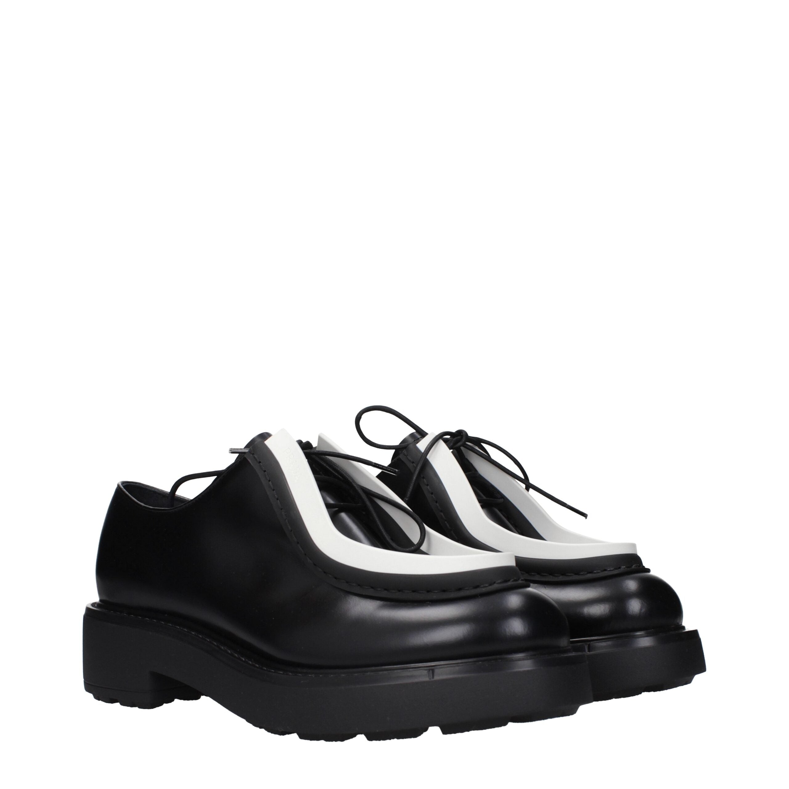 Prada Schwarze Leder Oxfords und Derbies
