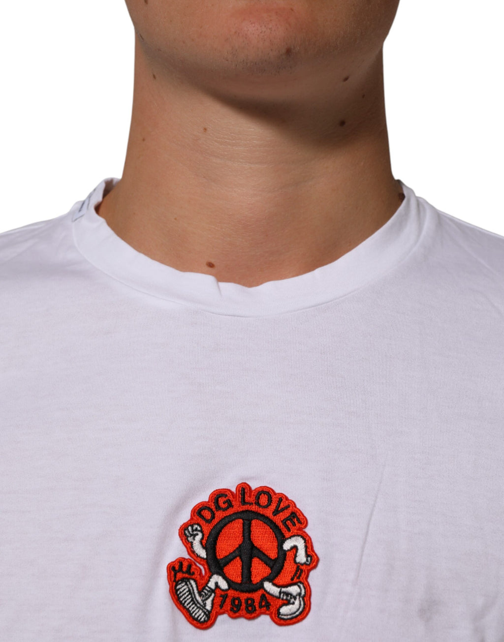 Dolce & Gabbana Weißes T-Shirt mit Rundhalsausschnitt aus Baumwolle DG Love Patch