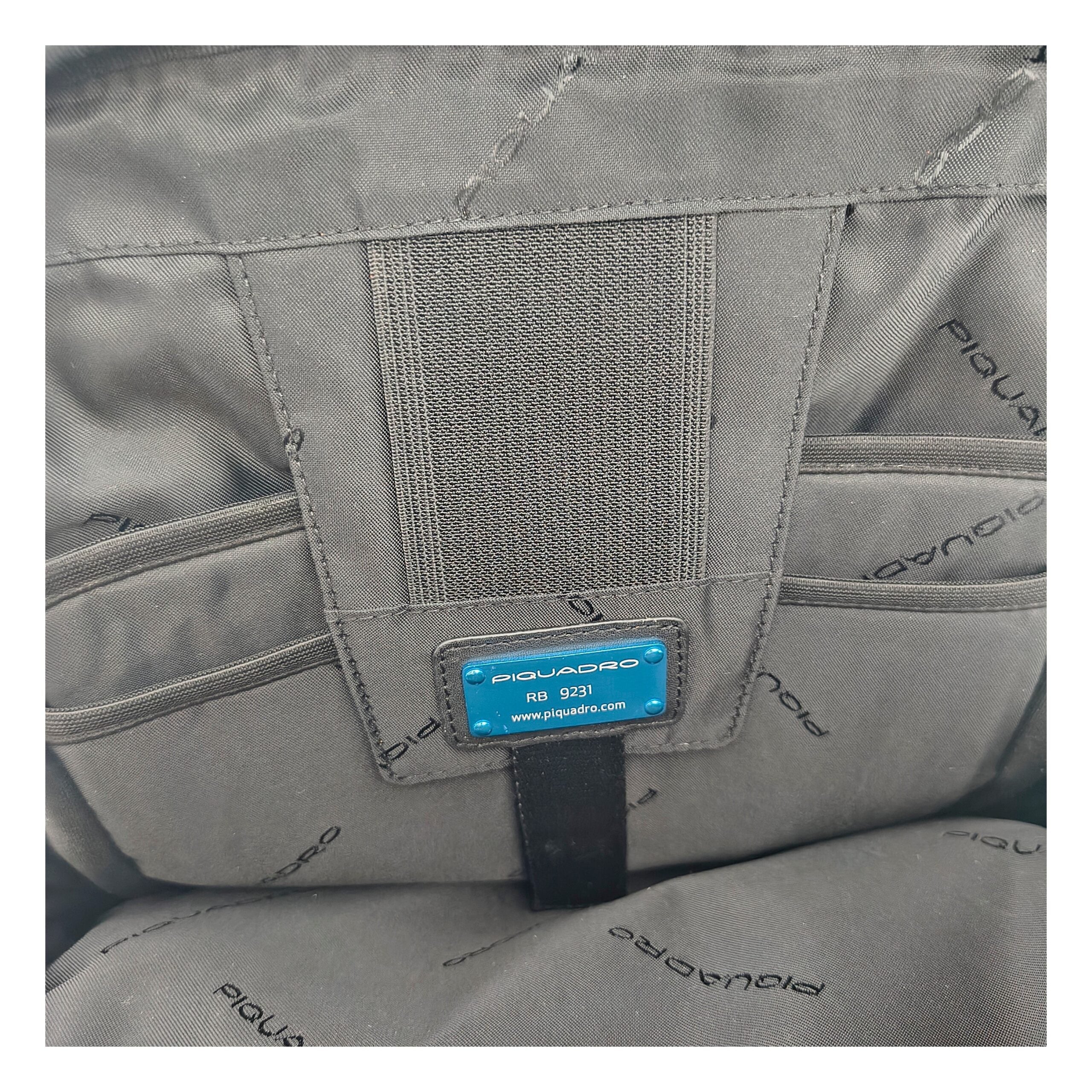 Piquadro Schwarzer Lederrucksack