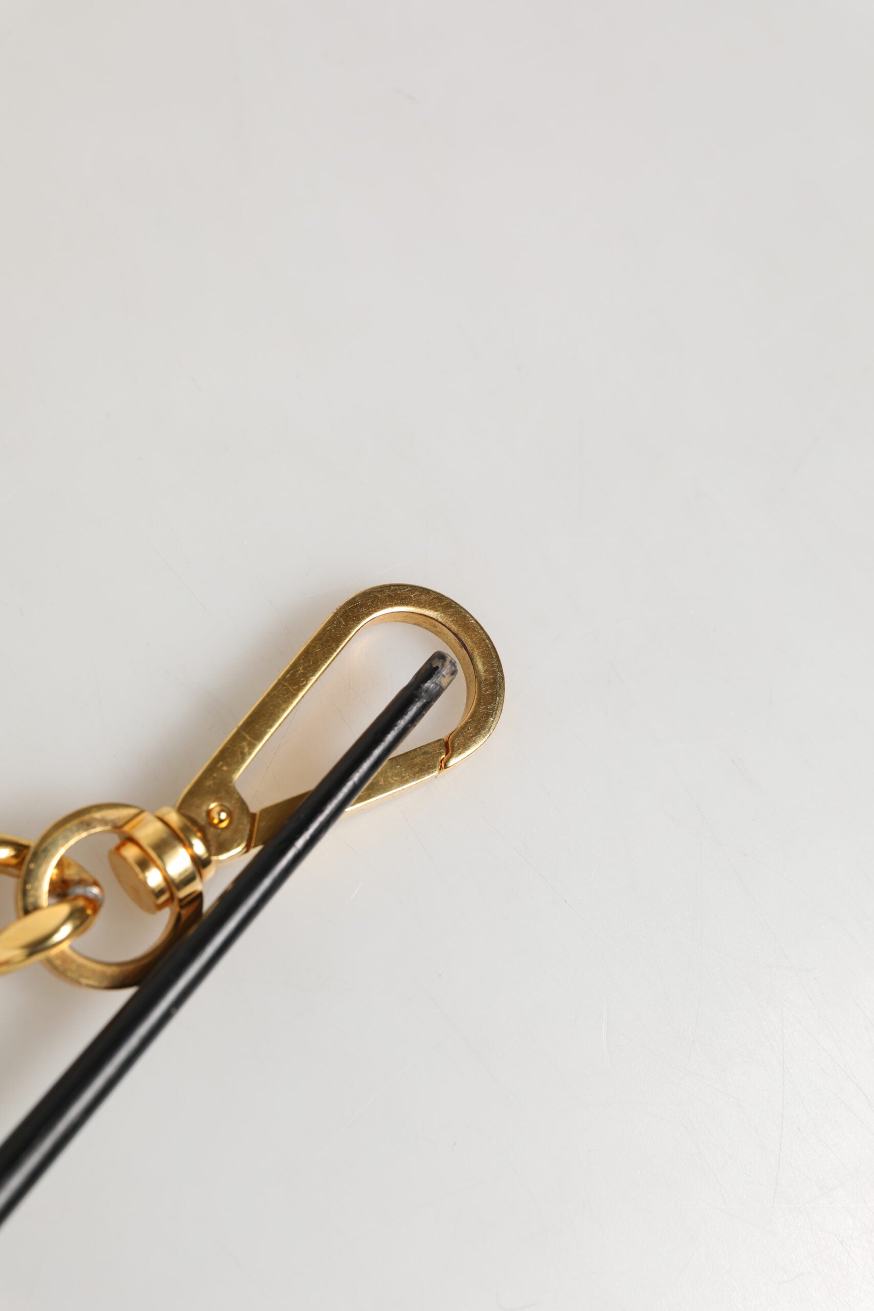 Dolce & Gabbana Schwarzes Leder Perle Kette Tasche Accessoire Schulterriemen