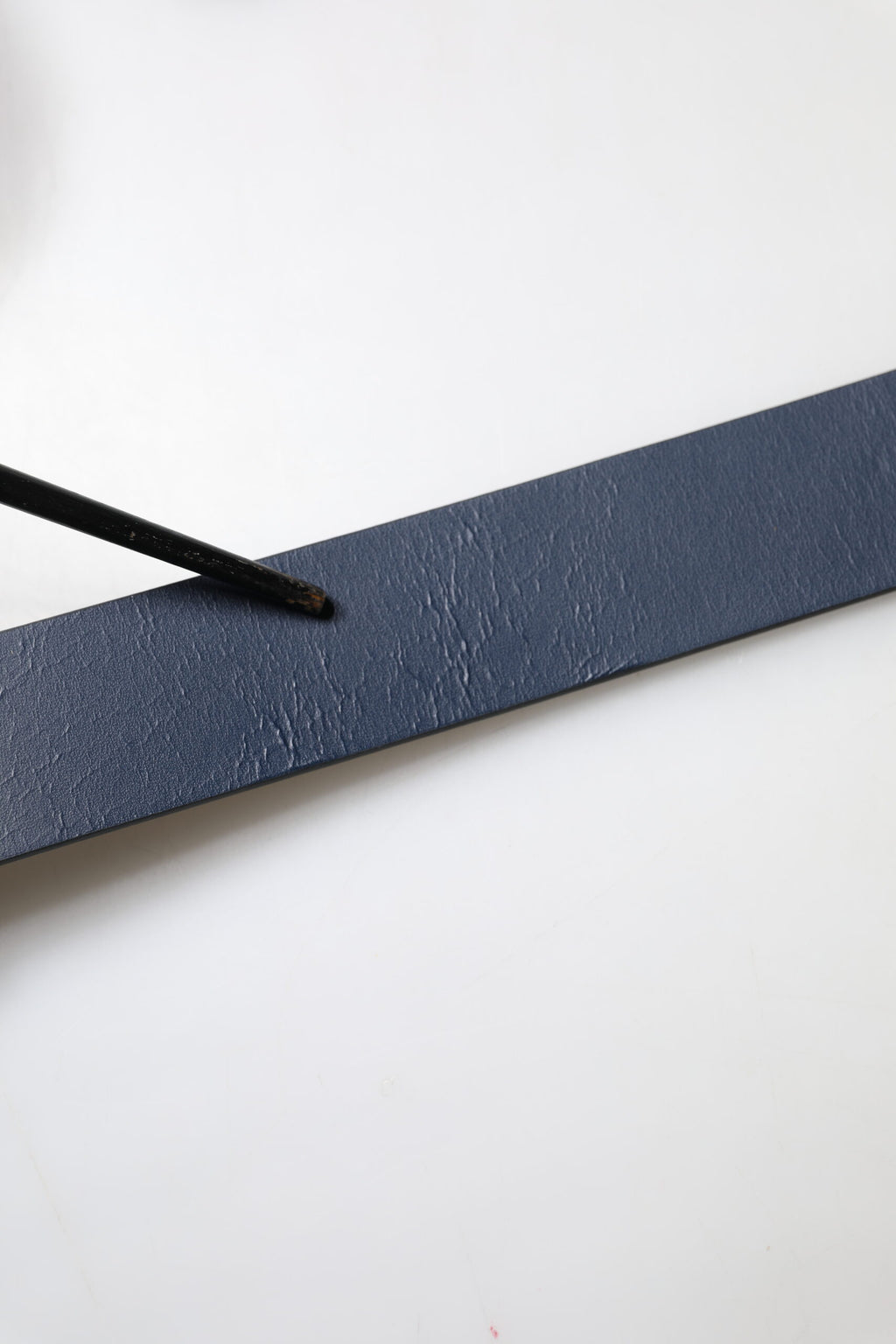 Dolce & Gabbana Blauer Leder Gürtel mit klassischer Metall-Logo-Schnalle