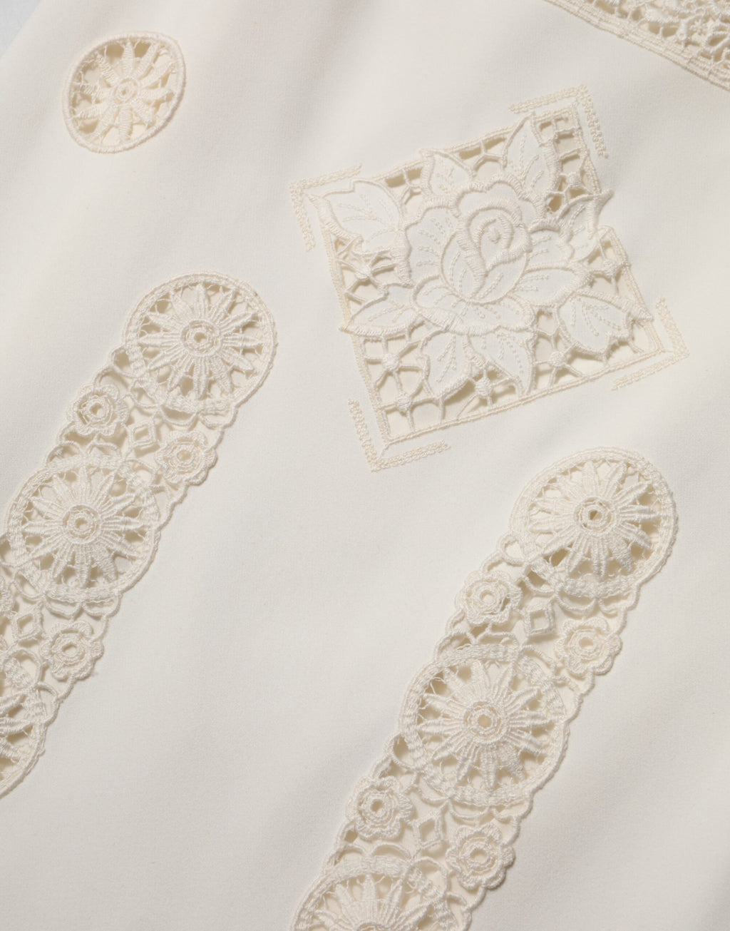 Dolce & Gabbana Weißes ärmelloses Midikleid aus Spitze mit Blumenmuster