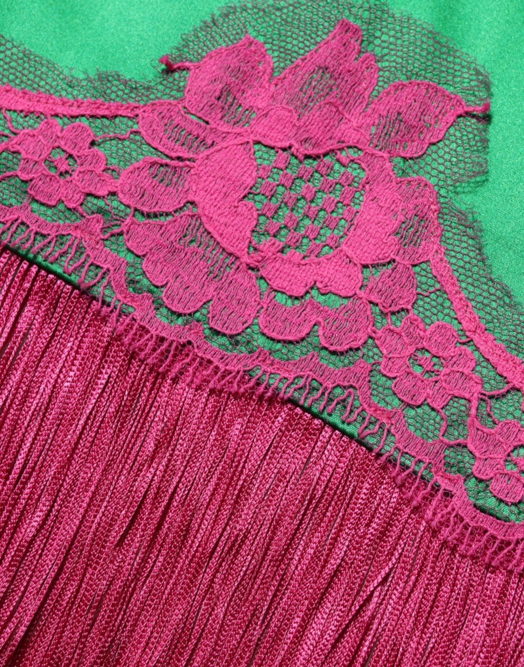 Dolce & Gabbana Grünes Dessouskleid mit floraler Spitze und Fransen