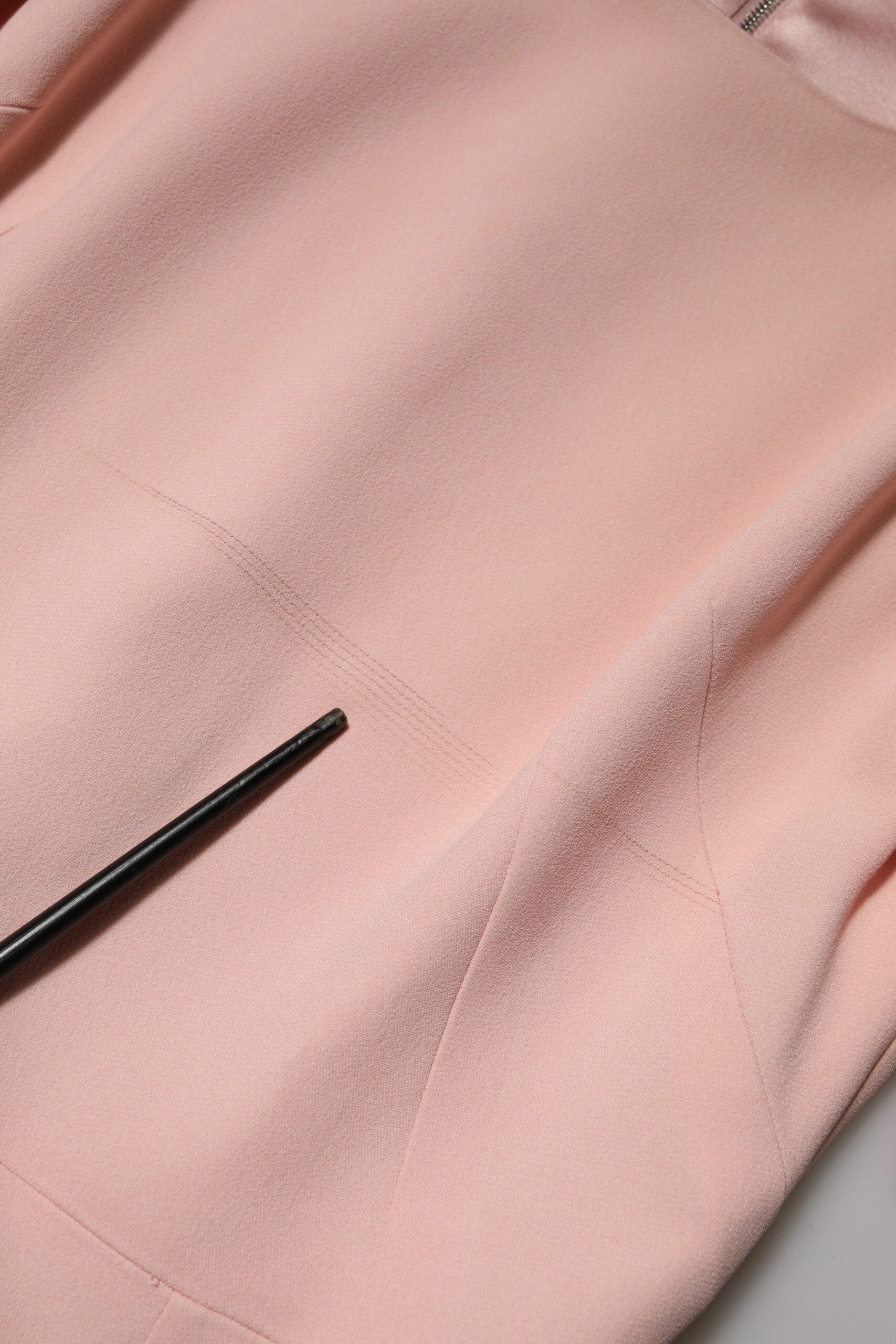 Dolce & Gabbana Rosa Viskose Passform ausgestelltes Midikleid