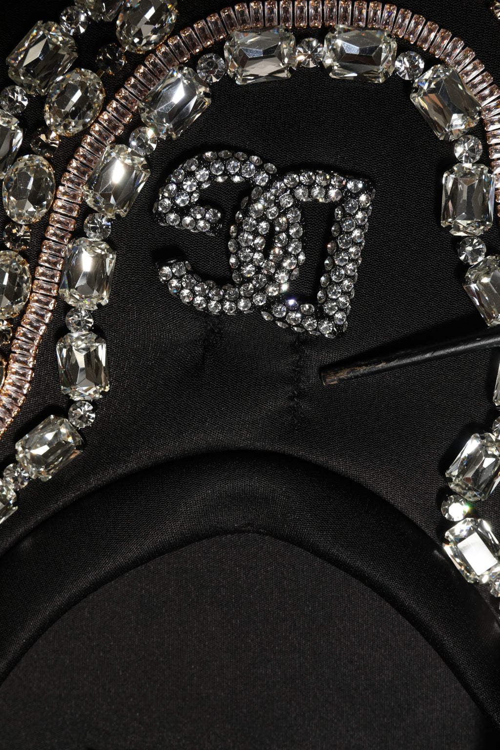 Dolce & Gabbana Schwarze Halskette Crystal DG Logo Sweatshirt Pullover