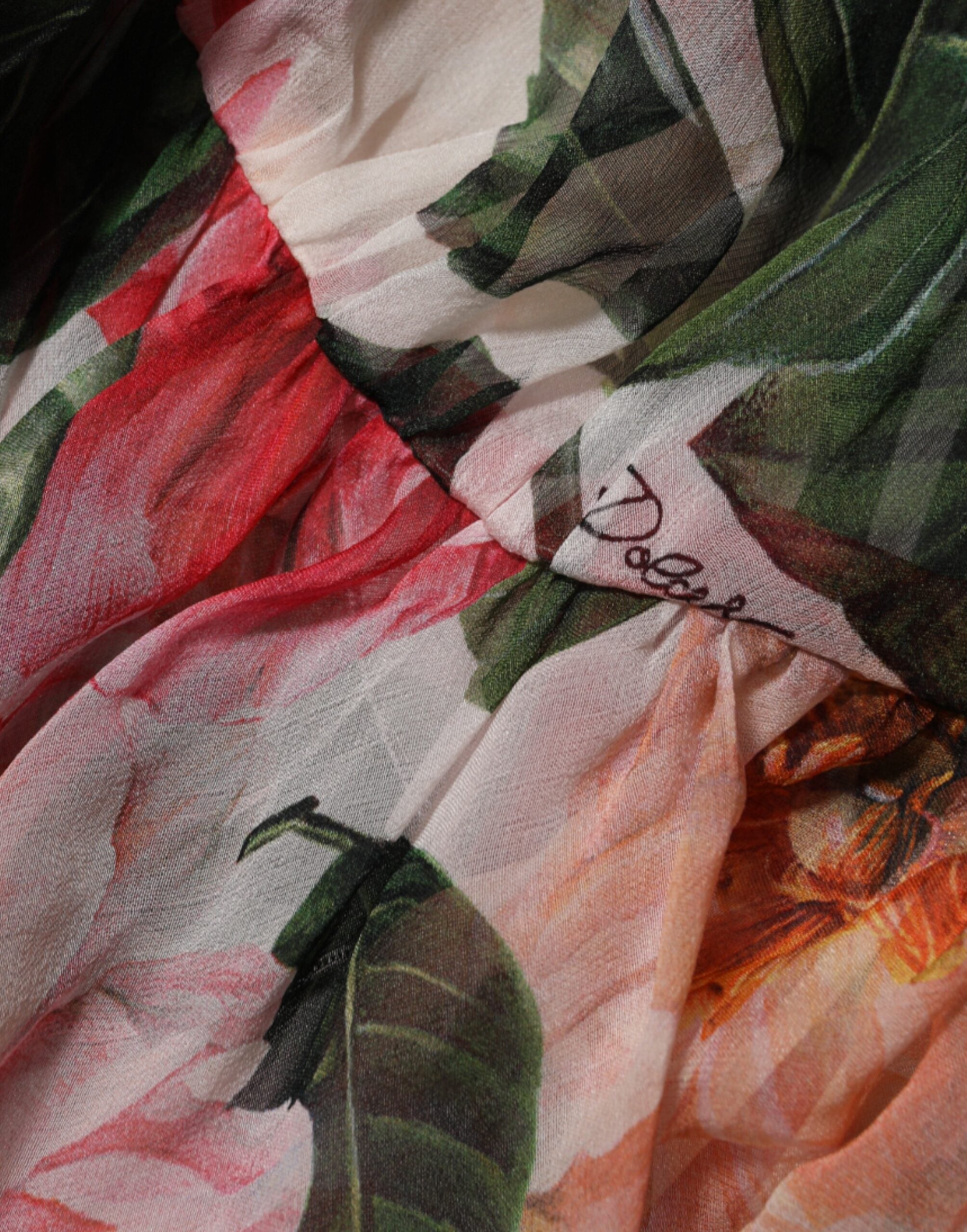 Dolce & Gabbana Rosa Kamelien bedrucktes Seidenblusentop mit V-Ausschnitt